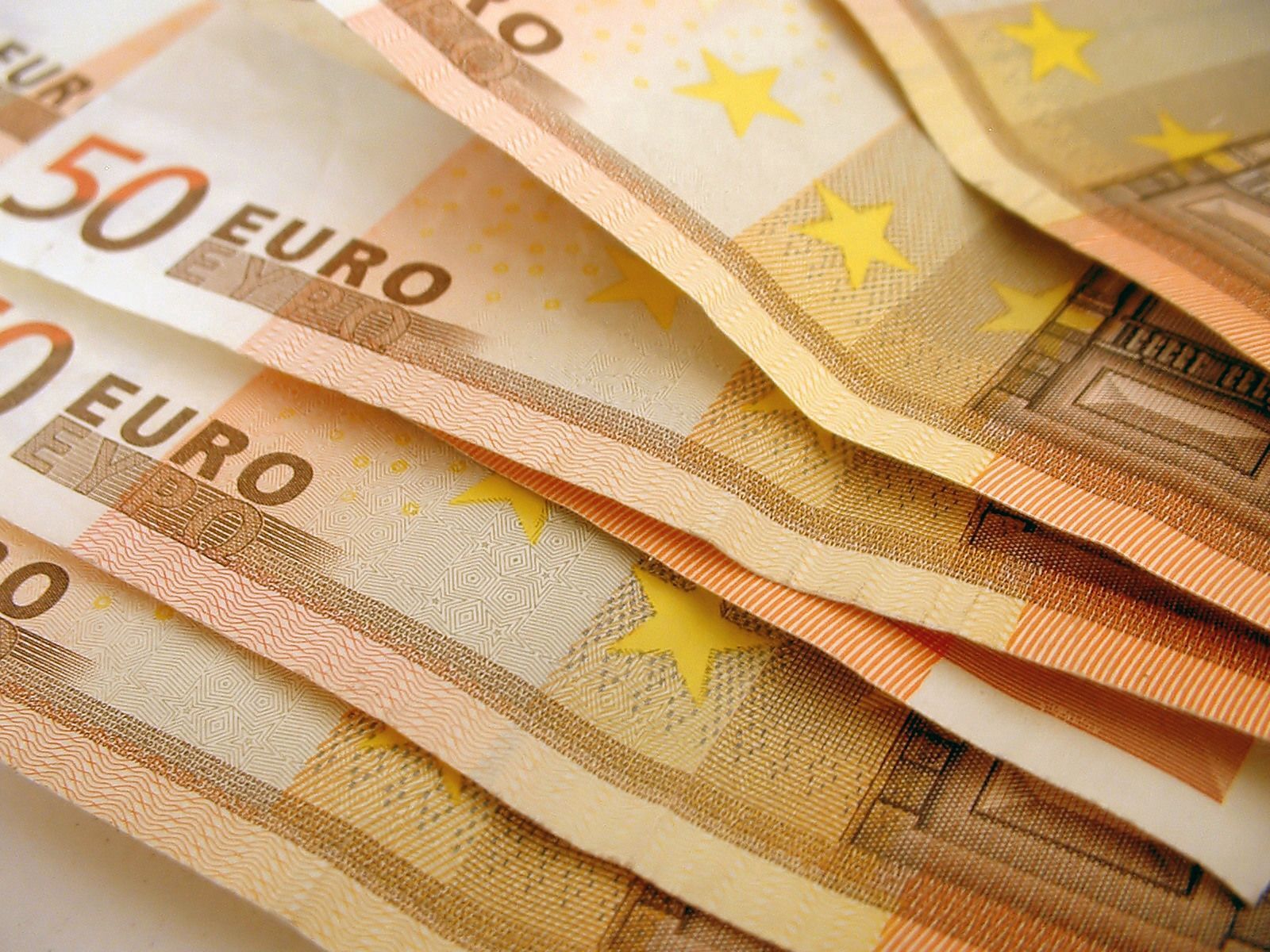 Популярные заставки и фоны Евро на компьютер