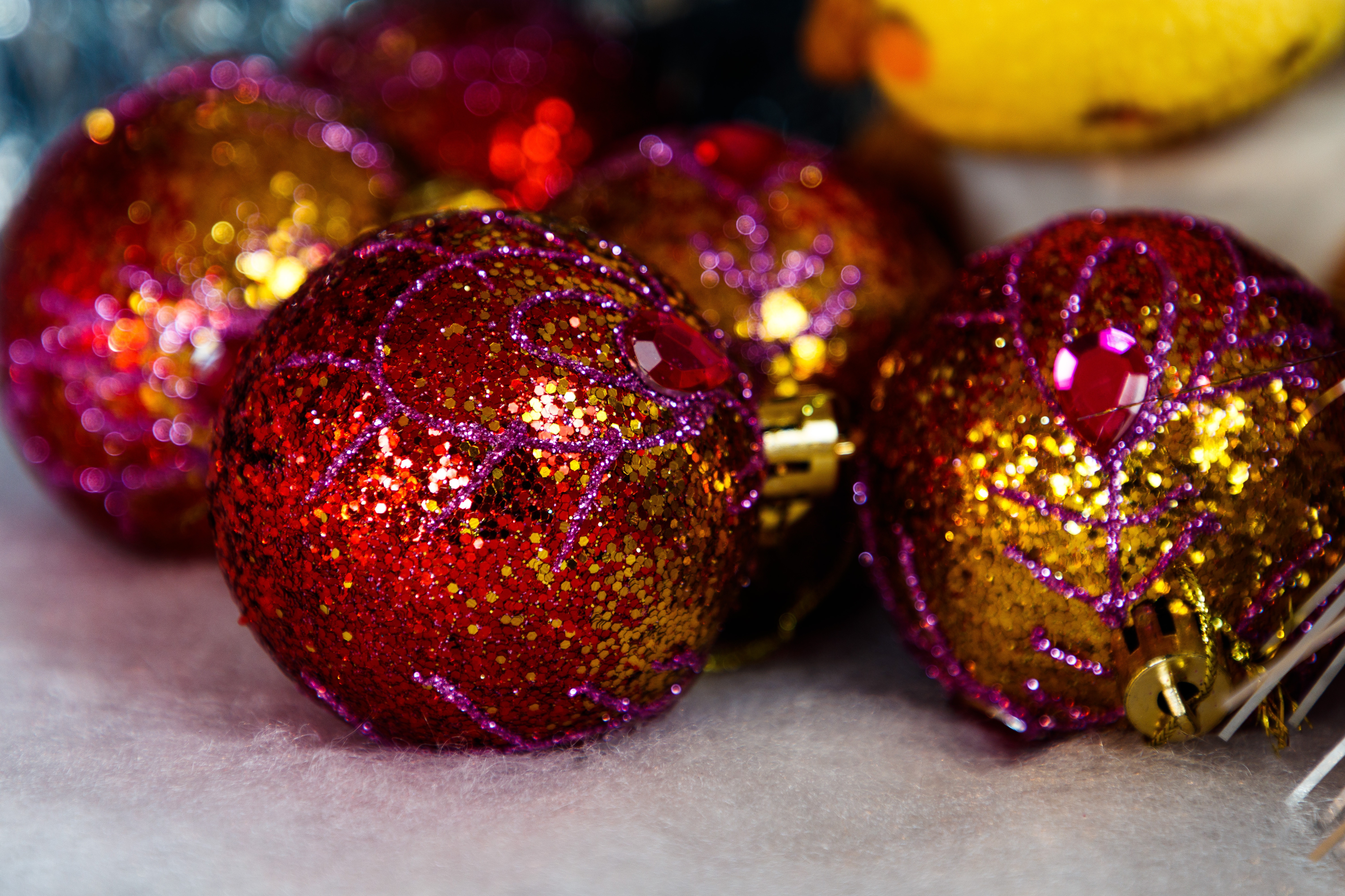 Download mobile wallpaper Christmas, Holiday, Christmas Ornaments, Bauble for free.