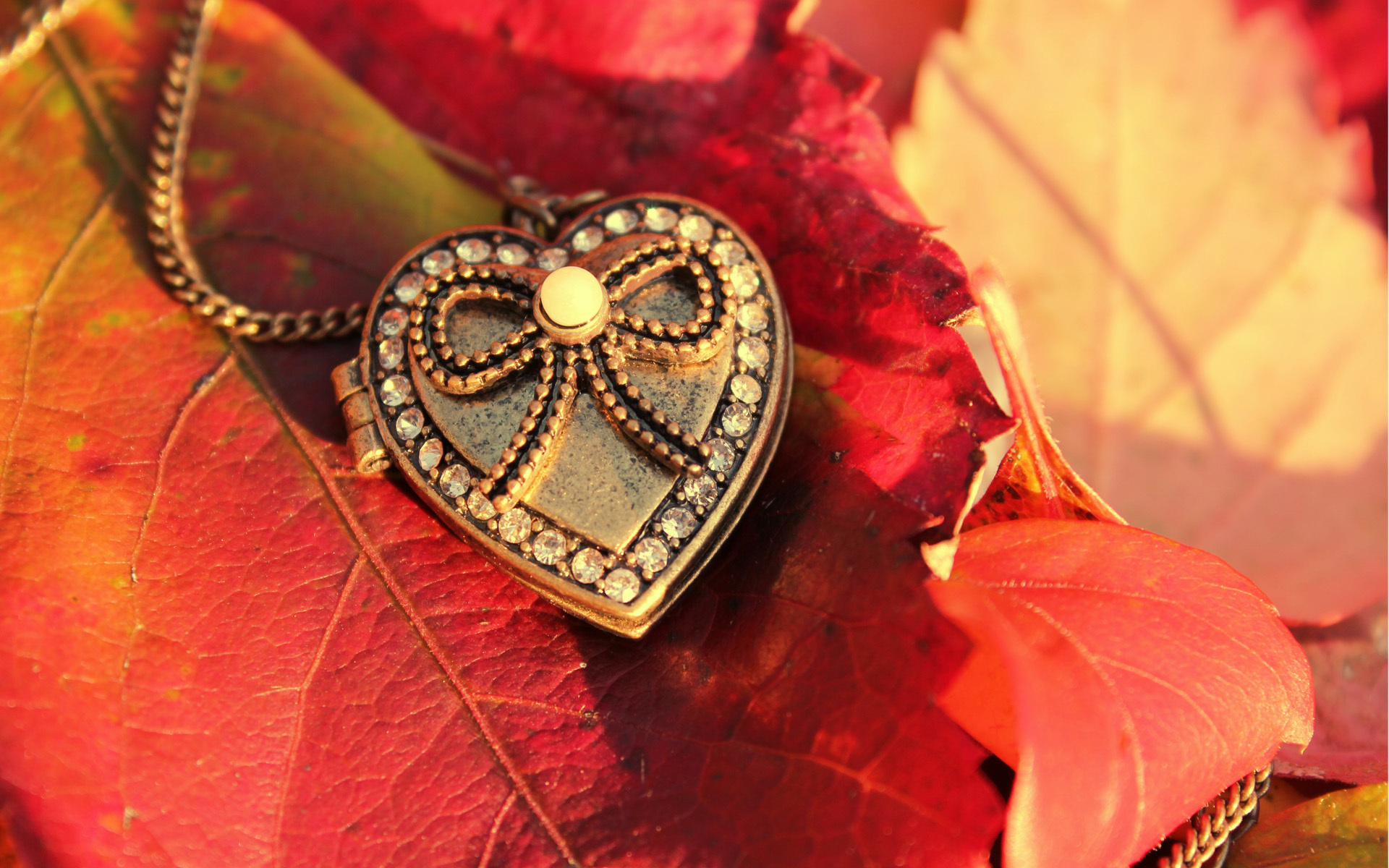 Free download wallpaper Jewelry, Heart, Man Made on your PC desktop
