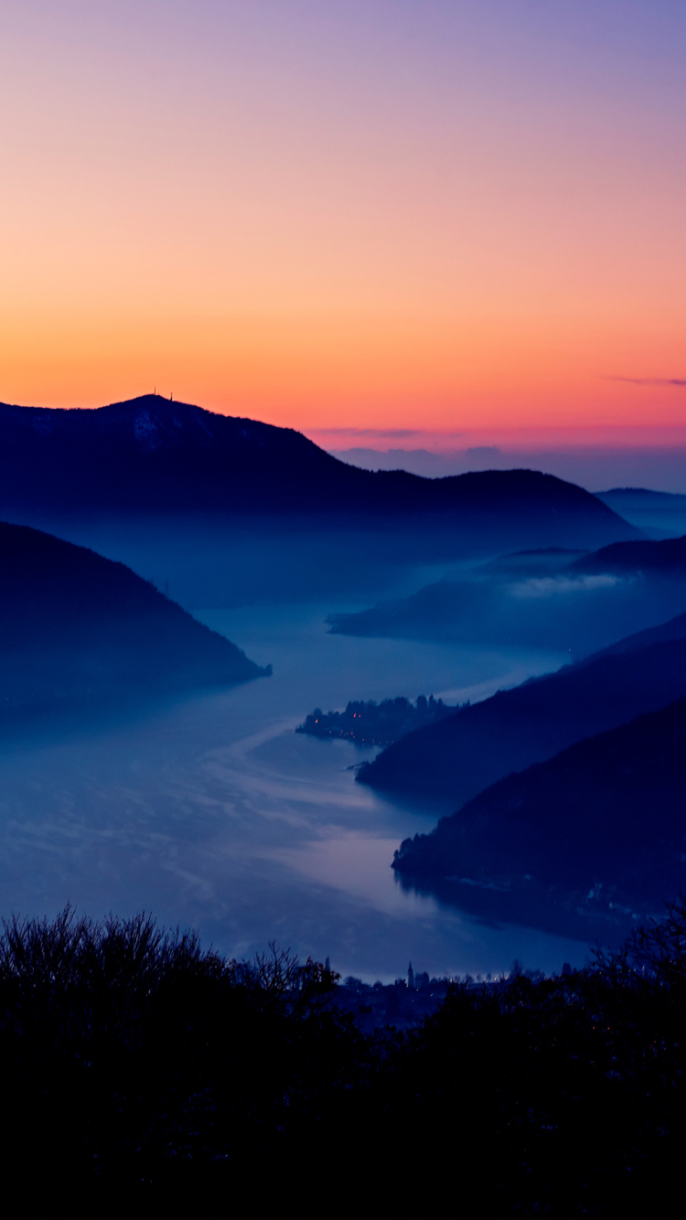 Handy-Wallpaper Landschaft, Schlucht, Berg, Nebel, Gebirge, Tal, Fotografie, Nacht, Himmel kostenlos herunterladen.