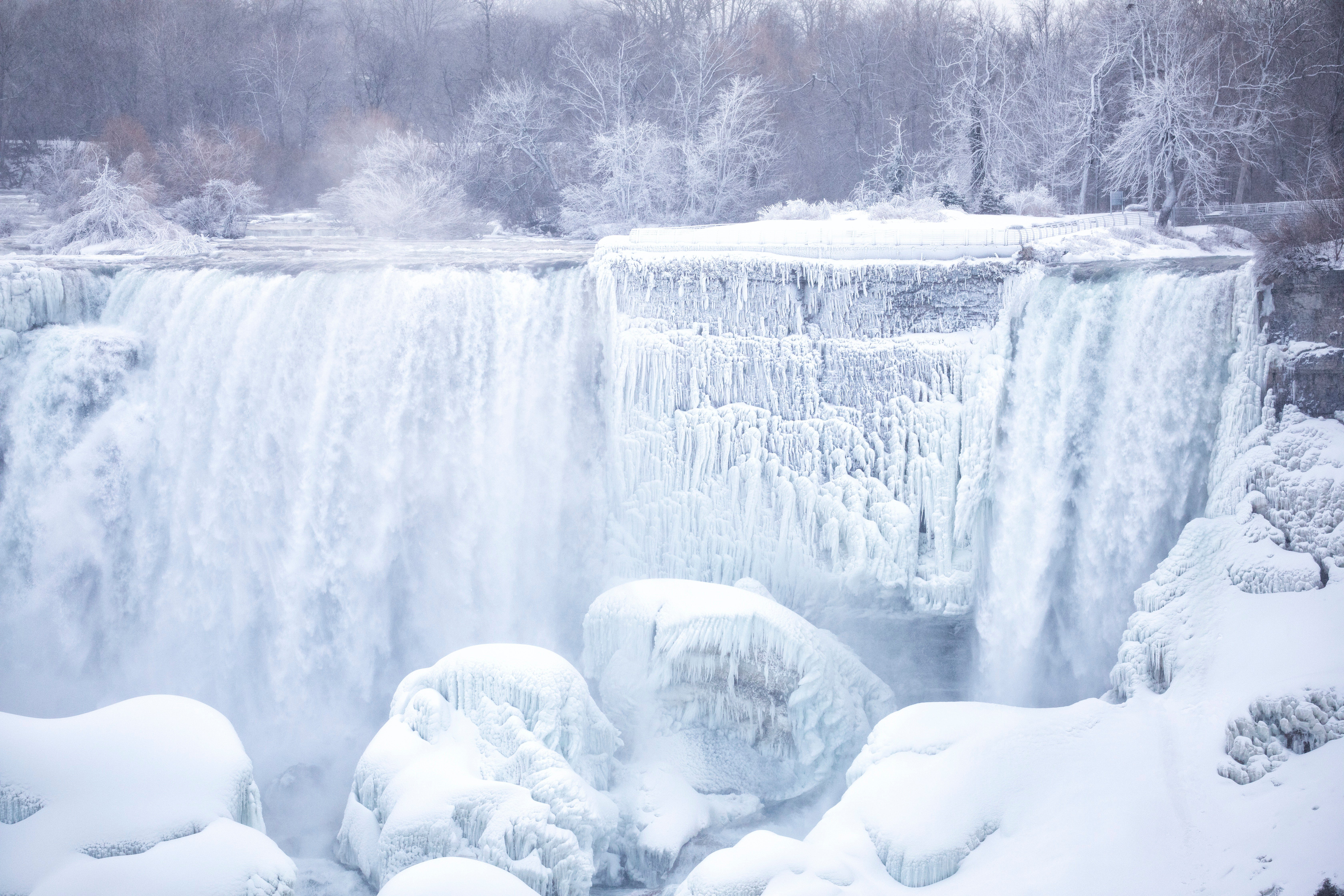 Baixe gratuitamente a imagem Inverno, Gelo, Cachoeiras, Neve, Terra/natureza, Cachoeira na área de trabalho do seu PC