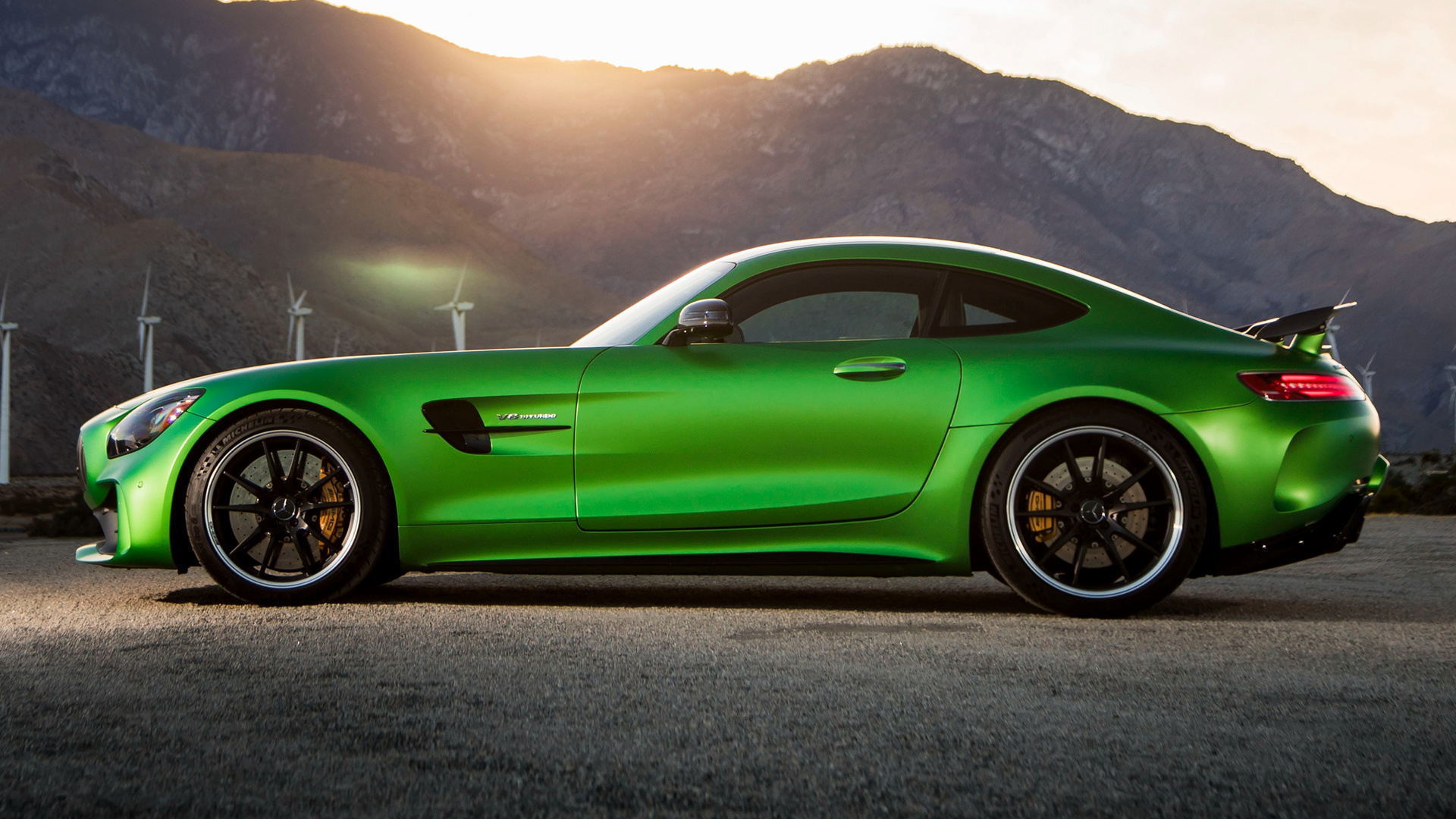 Download mobile wallpaper Car, Mercedes Benz, Fastback, Vehicles, Green Car, Coupé, Mercedes Amg Gt R for free.