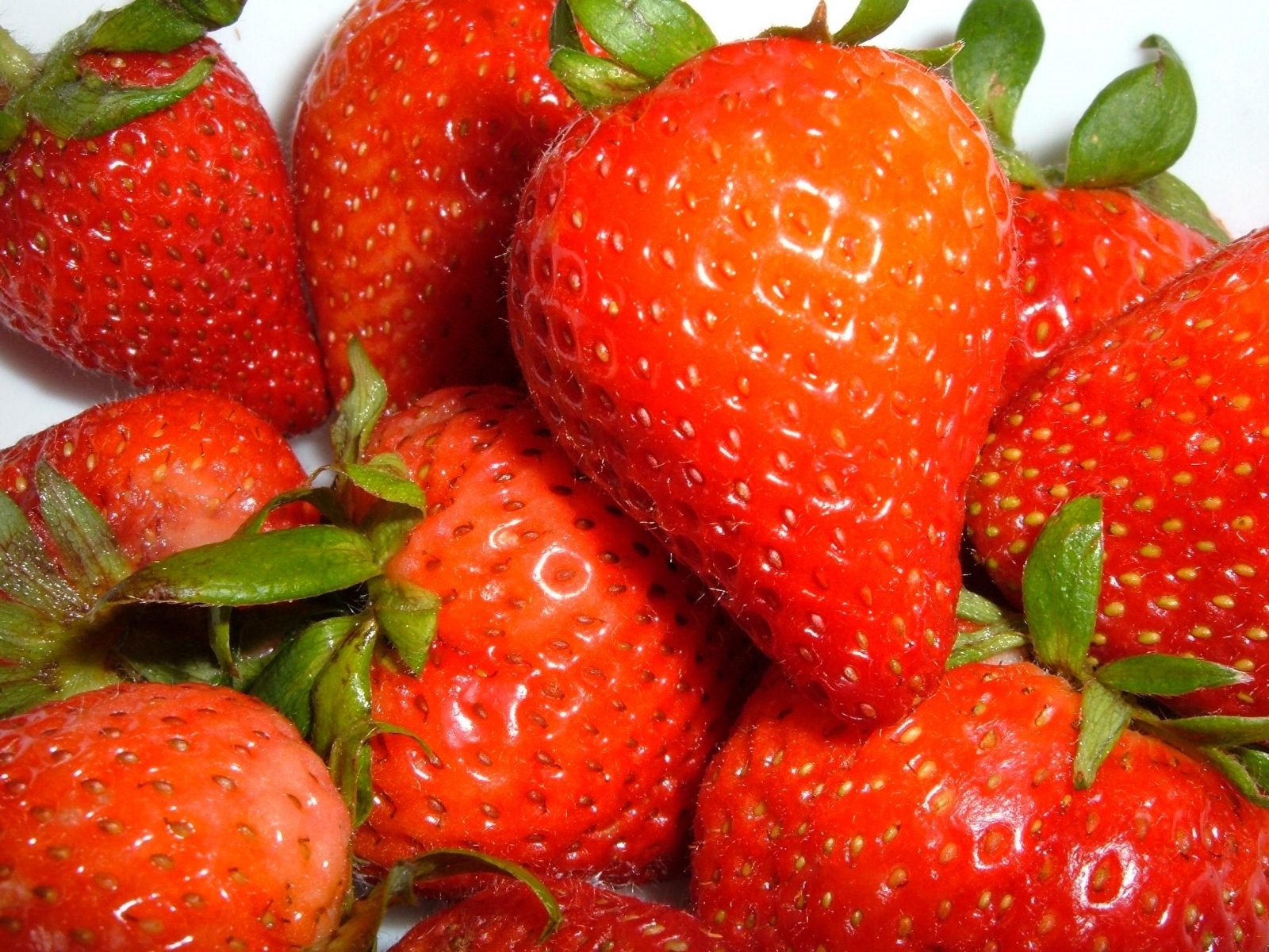 Download mobile wallpaper Food, Berries, Strawberry, Fruits for free.