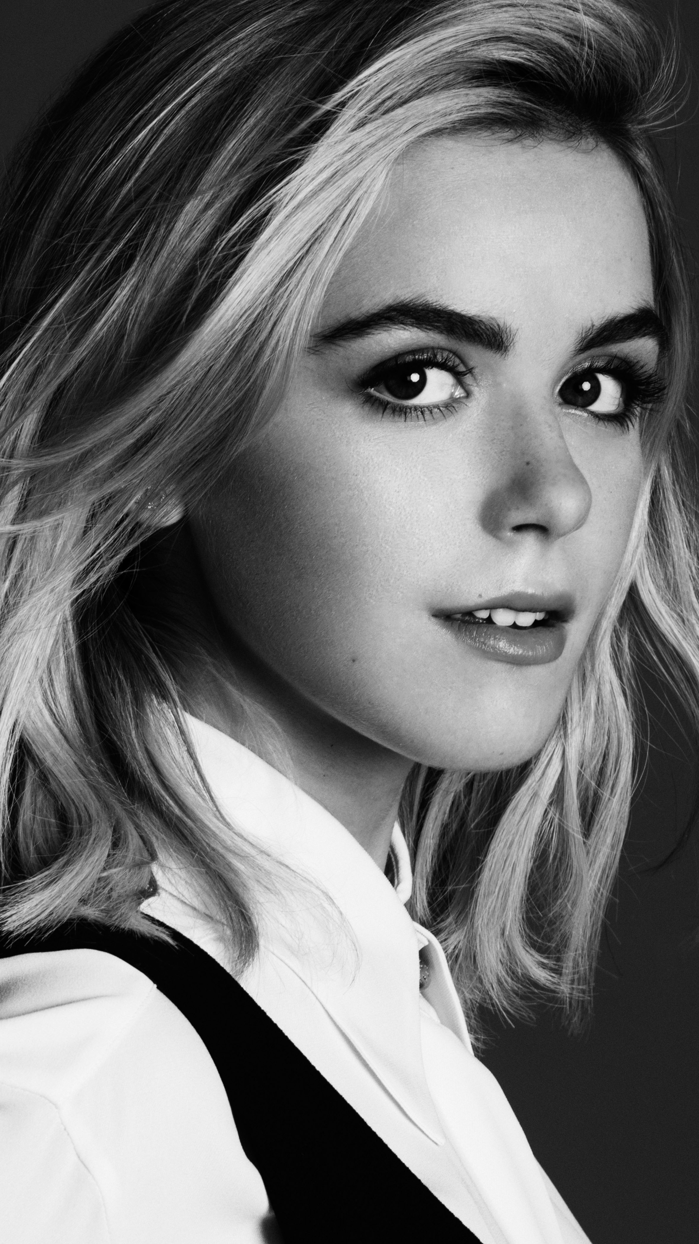 Download mobile wallpaper Celebrity, Kiernan Shipka for free.