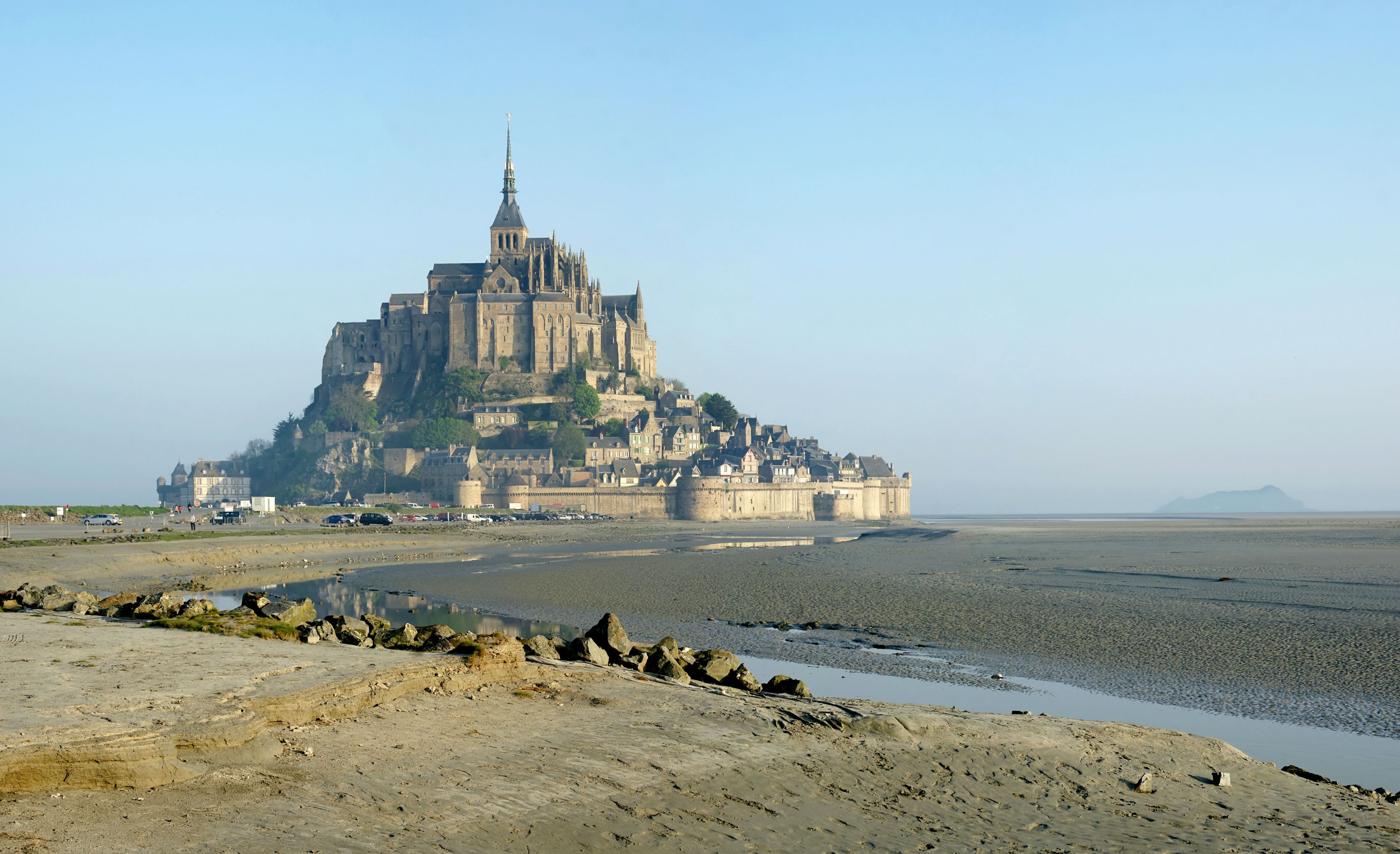 Free download wallpaper Mont Saint Michel, Religious on your PC desktop