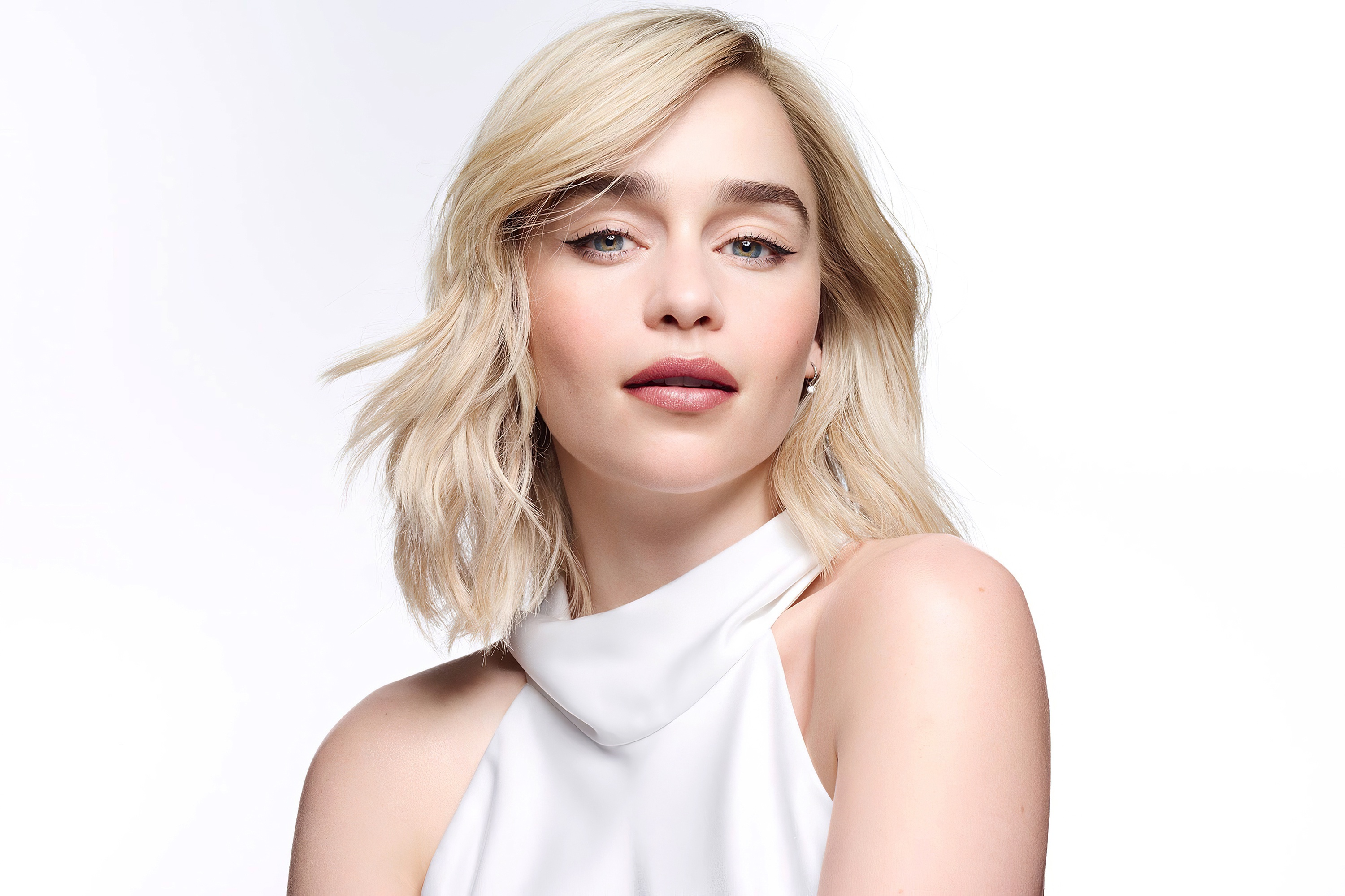Download mobile wallpaper Blonde, English, Blue Eyes, Celebrity, Actress, Emilia Clarke for free.