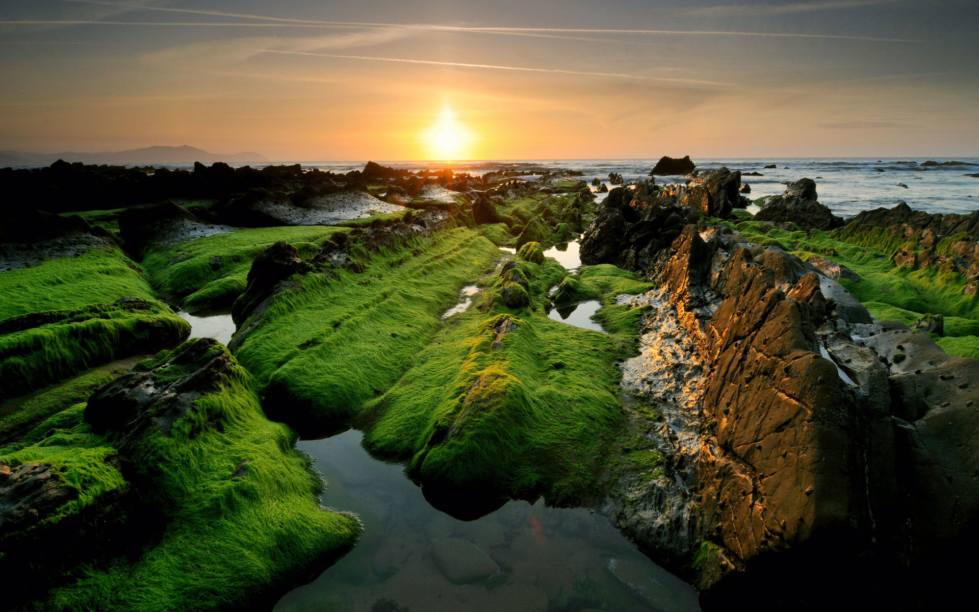 Free download wallpaper Landscape, Sunset, Mountains, Sea on your PC desktop