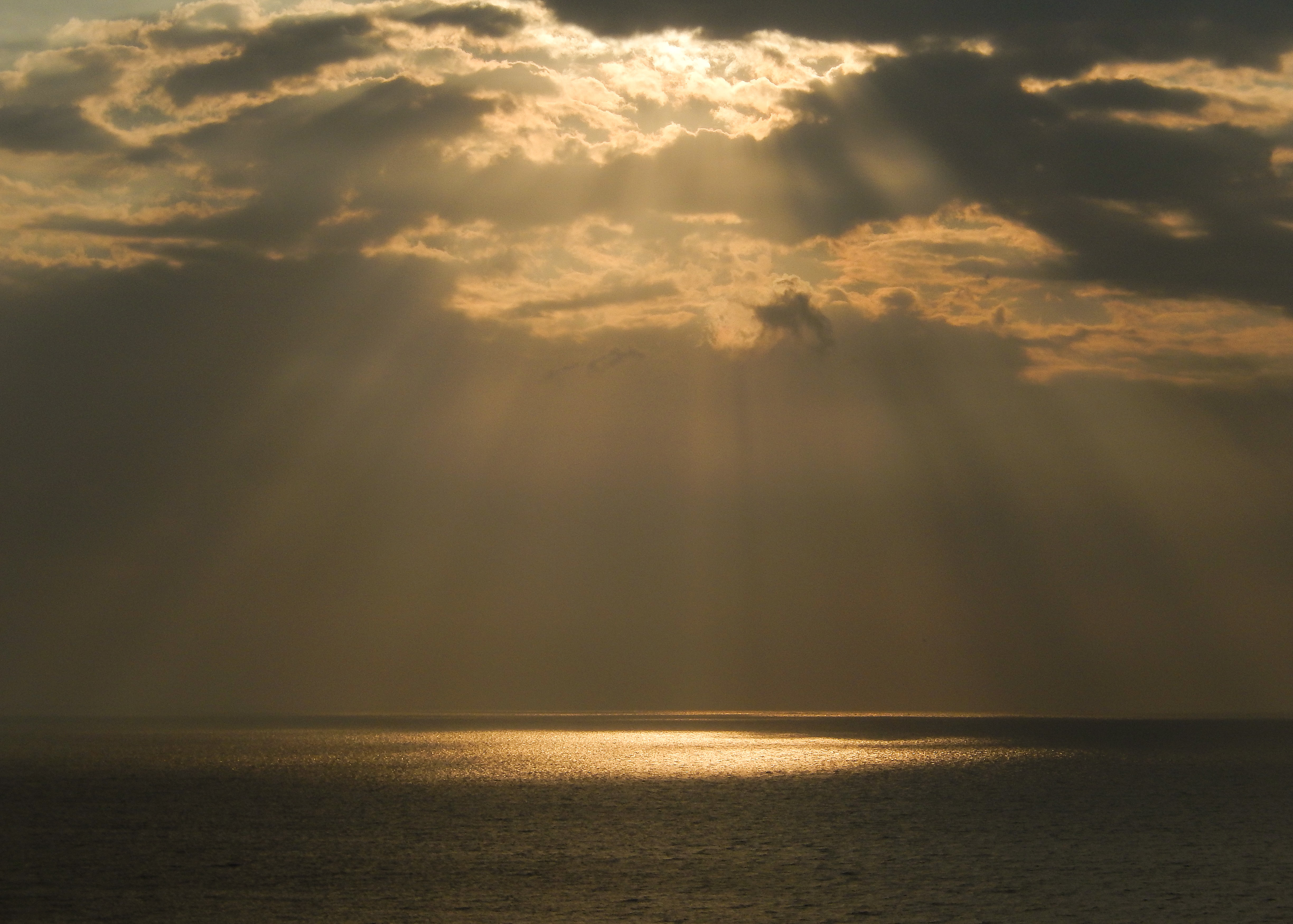 Handy-Wallpaper Horizont, Ozean, Wolke, Himmel, Sonnenstrahl, Erde/natur kostenlos herunterladen.