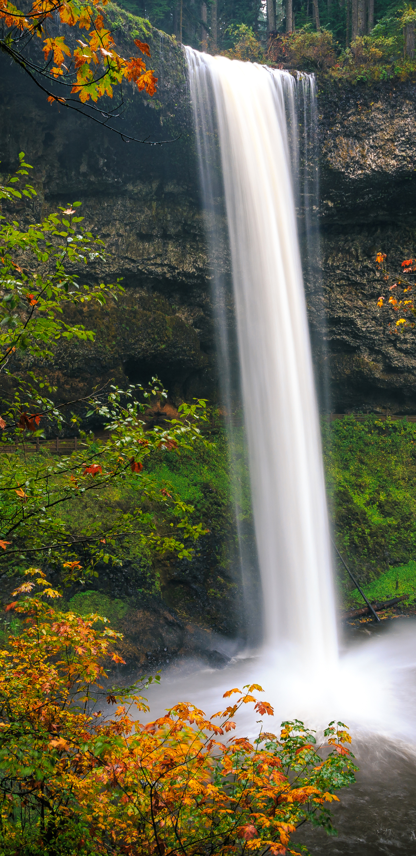 Handy-Wallpaper Natur, Wasserfälle, Wasserfall, Cliff, Klippe, Erde/natur kostenlos herunterladen.