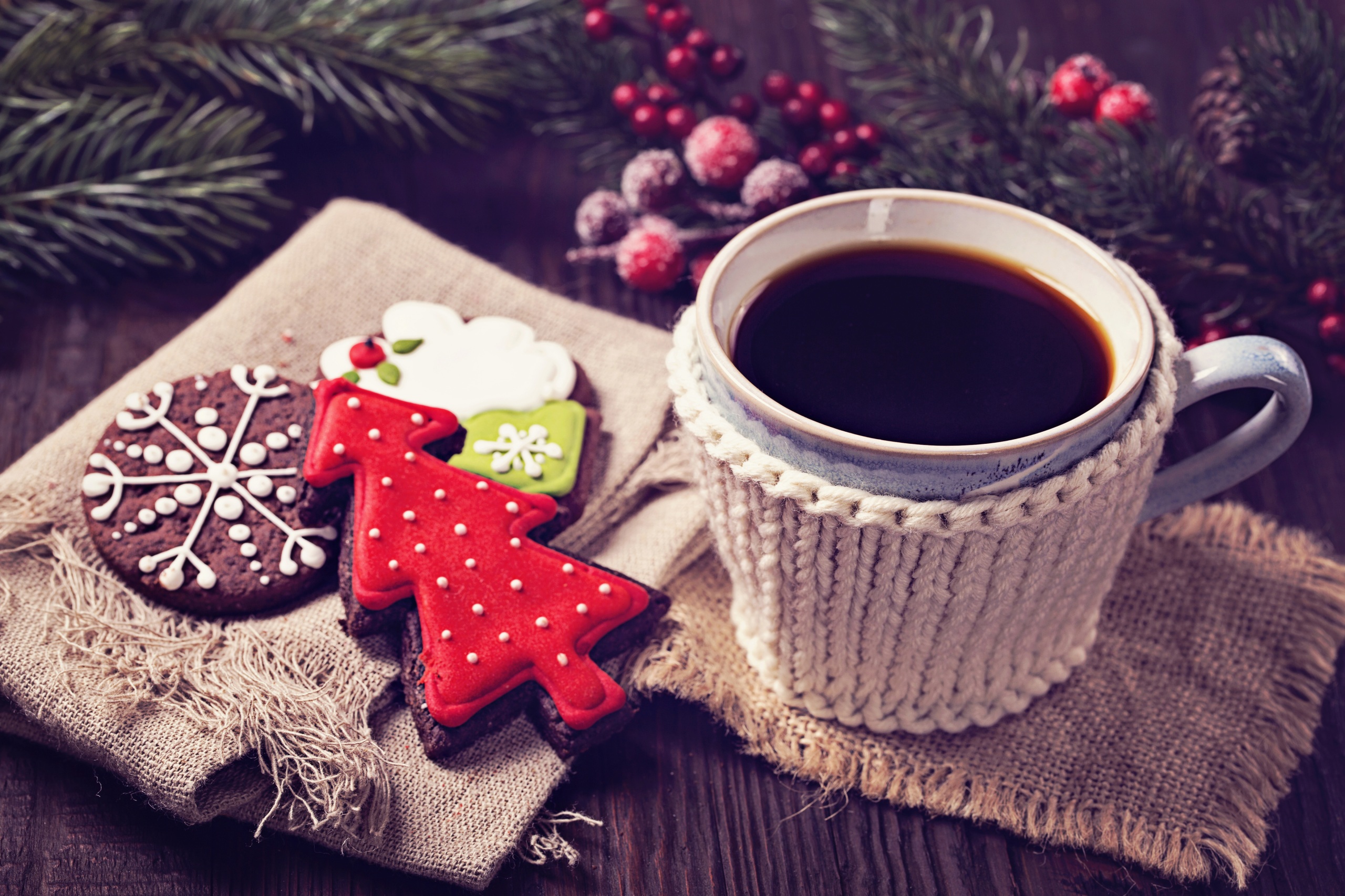 Handy-Wallpaper Weihnachten, Weihnachtsbaum, Lebkuchen, Nahrungsmittel, Kaffee, Plätzchen kostenlos herunterladen.