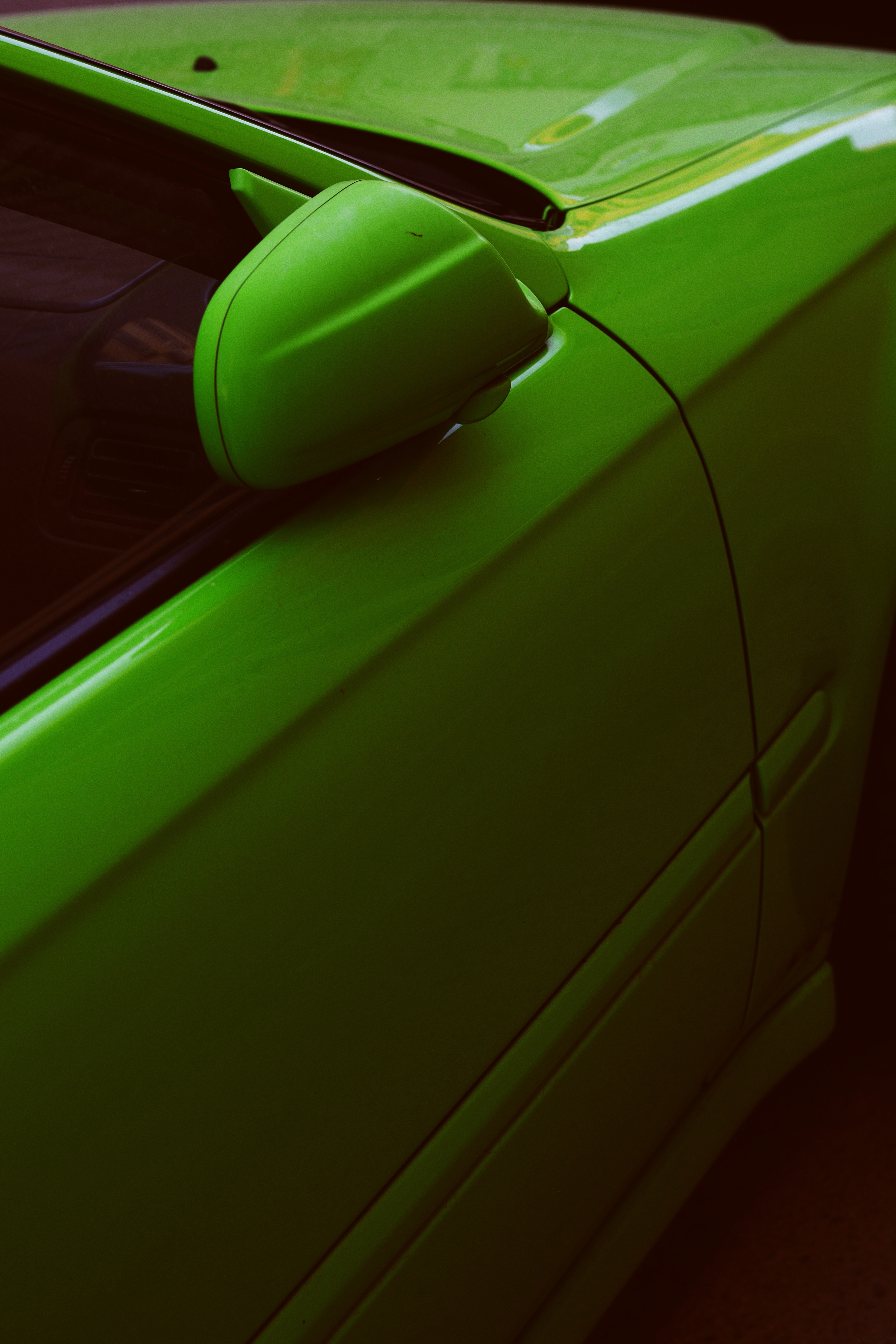 Скачать картинку Тачки (Cars), Зеленый, Зеркало, Машина в телефон бесплатно.