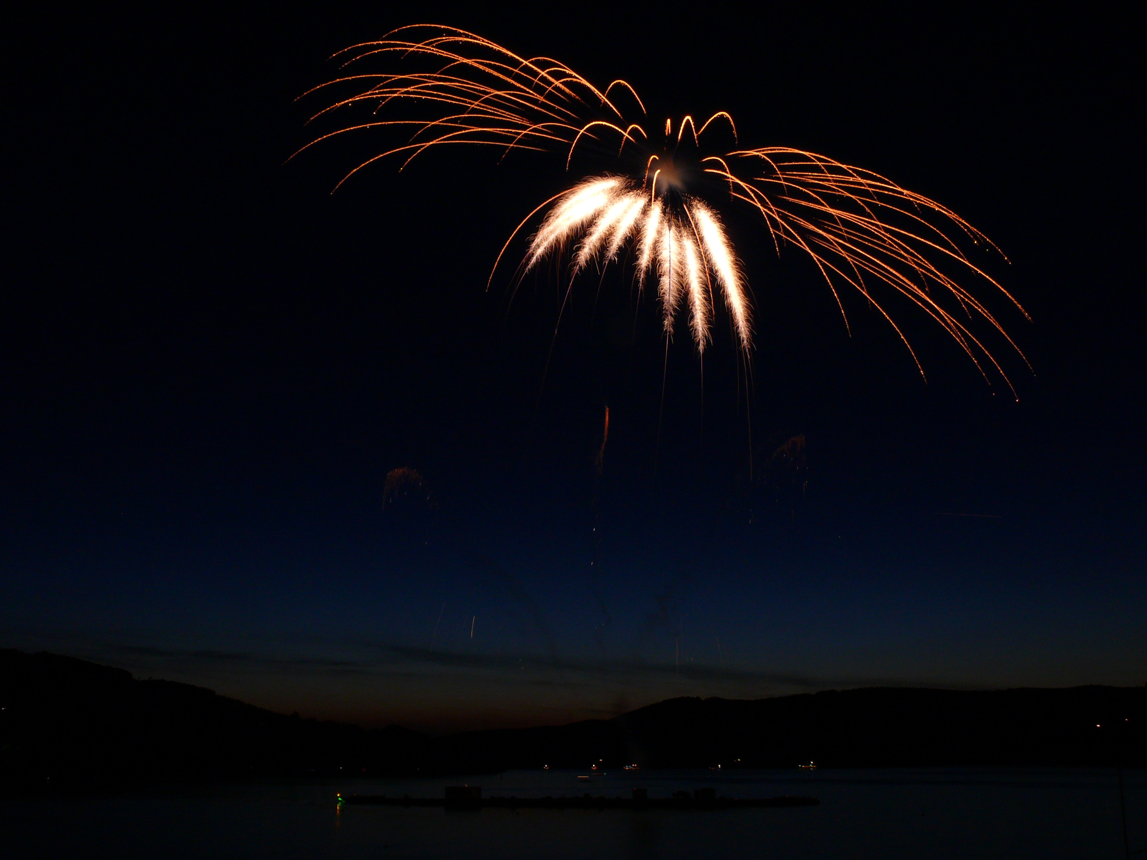 Téléchargez des papiers peints mobile Nuit, Lumière, Feu D'artifice, Photographie, Ciel gratuitement.