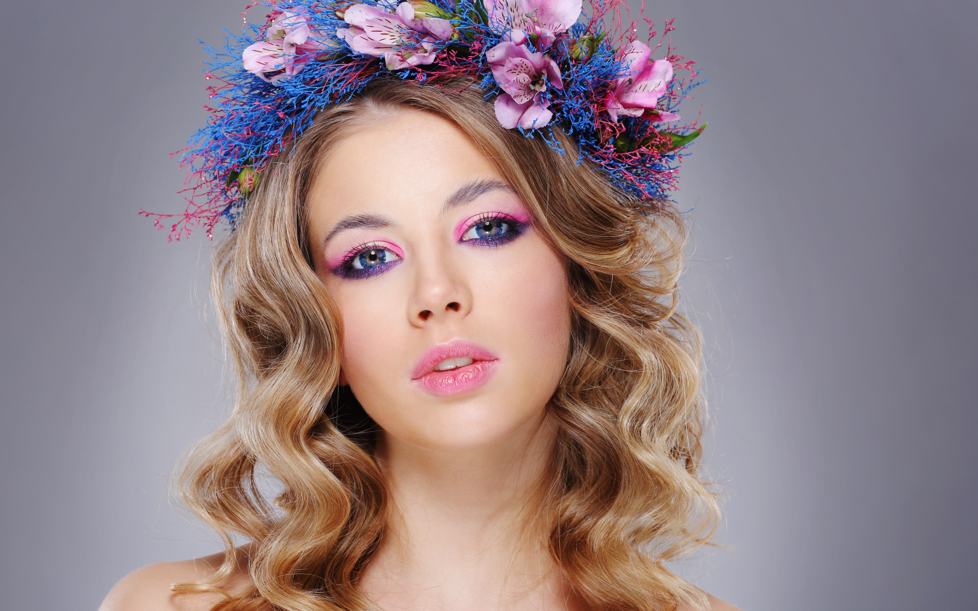 Free download wallpaper Hair, Blonde, Face, Wreath, Model, Women, Makeup, Blue Eyes on your PC desktop