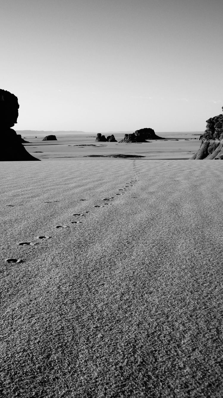 Download mobile wallpaper Sand, Desert, Earth, Sahara, Africa, Algeria, Black & White for free.