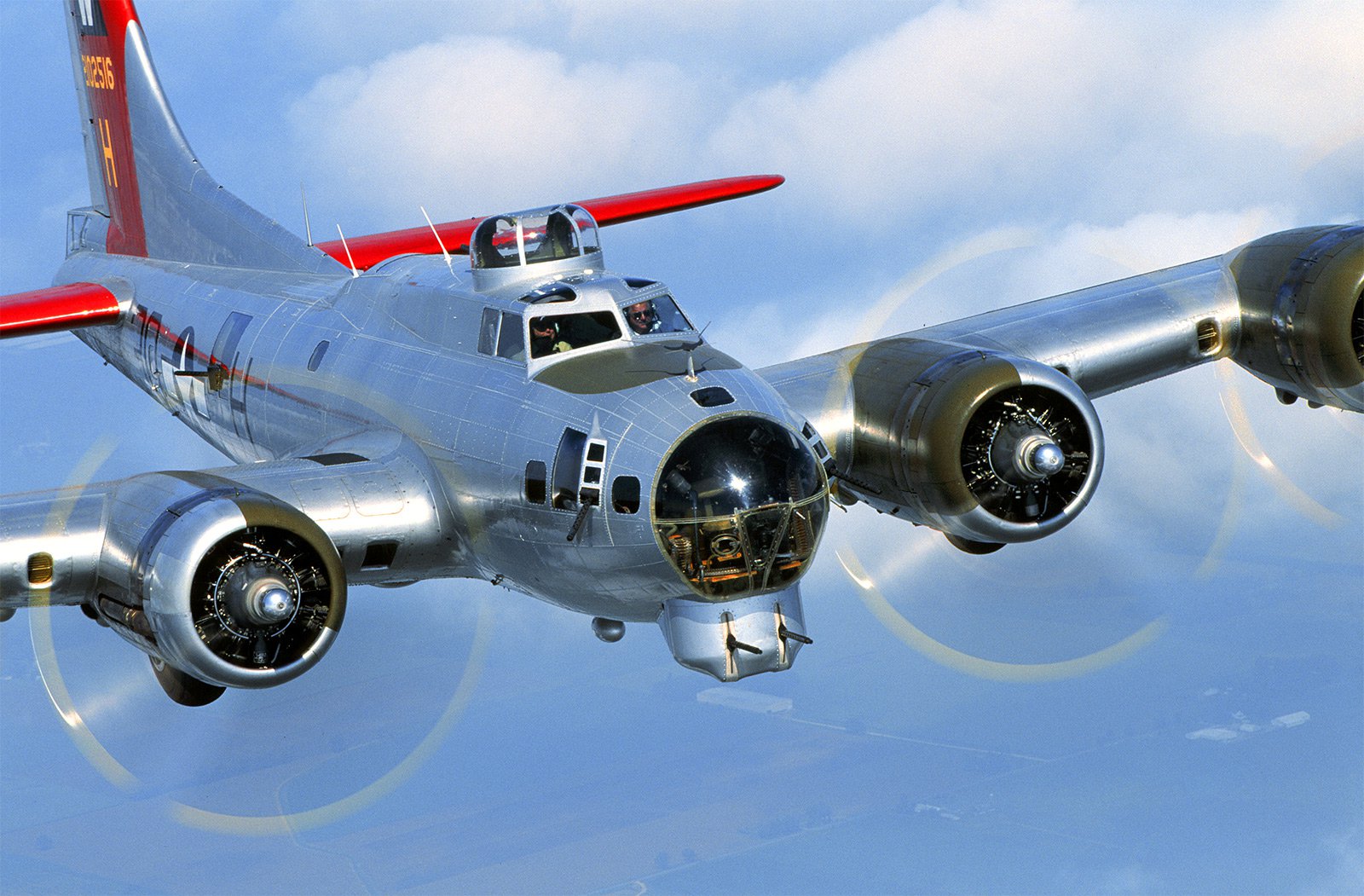Download mobile wallpaper Aircraft, Military, Boeing, Boeing B 17 Flying Fortress, Bombers for free.