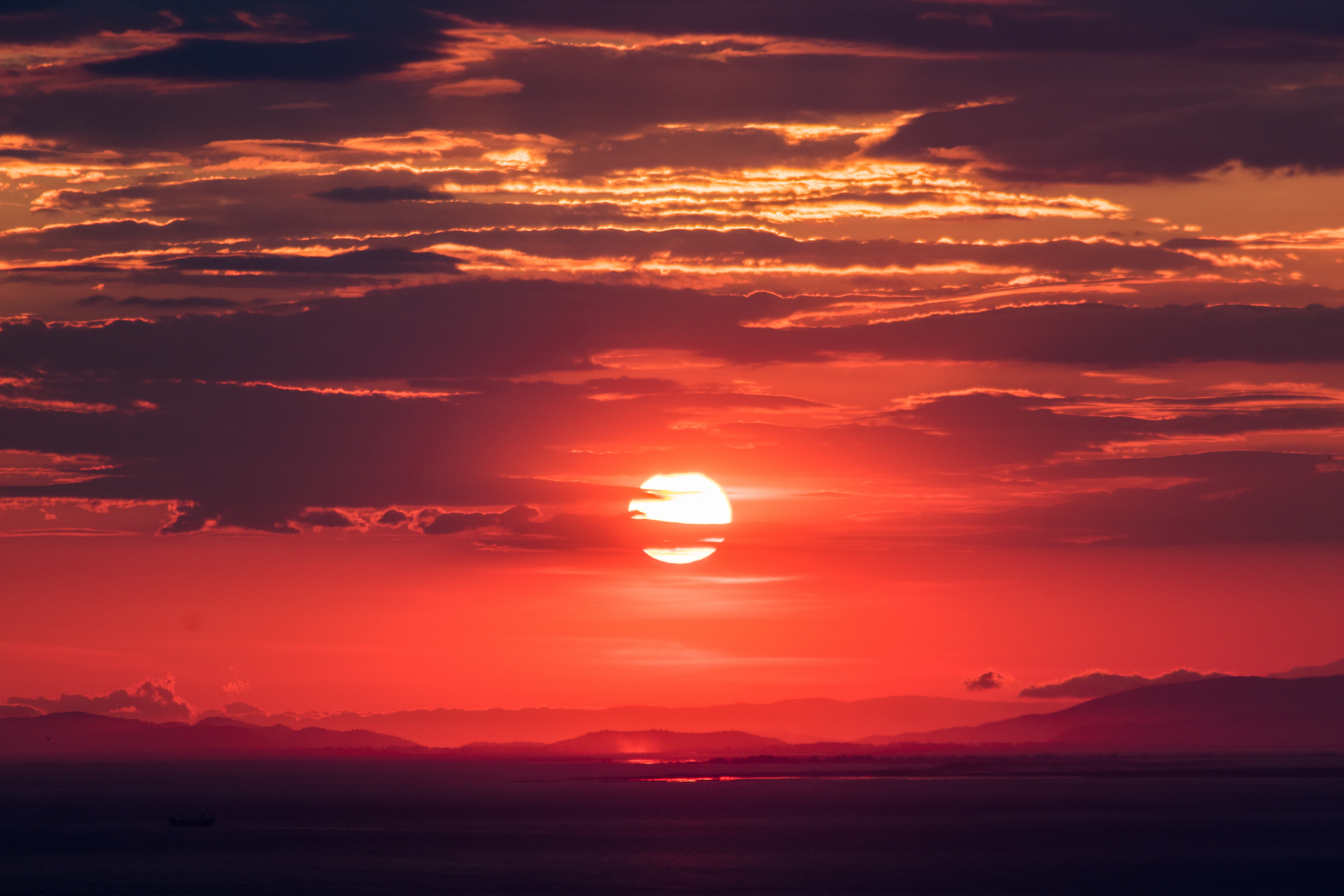 Download mobile wallpaper Nature, Sunset, Sky, Sun, Horizon, Earth, Cloud for free.