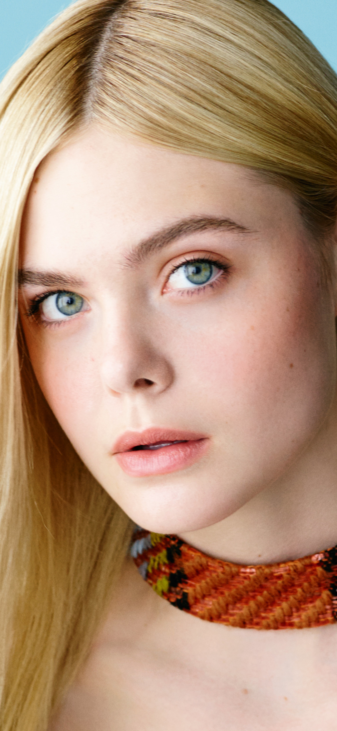 Download mobile wallpaper Blonde, Face, Green Eyes, American, Celebrity, Actress, Elle Fanning for free.