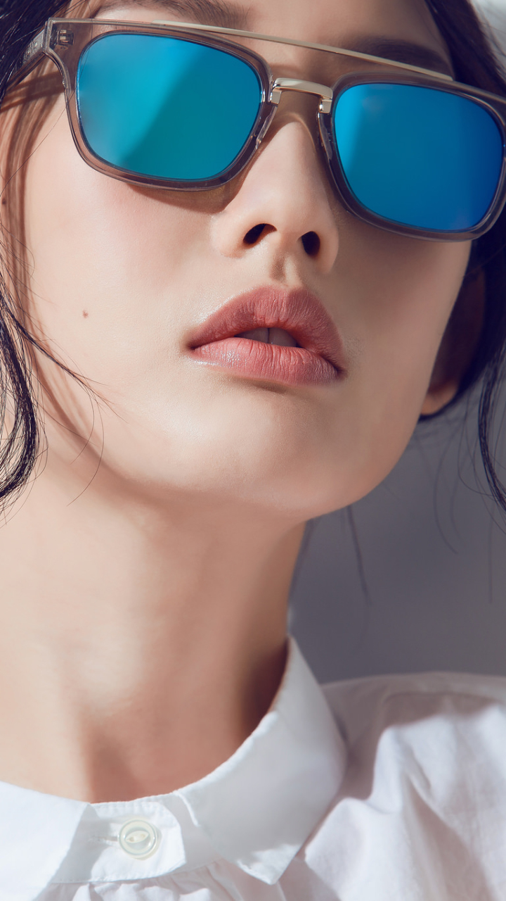 Download mobile wallpaper Face, Brunette, Sunglasses, Model, Women, Asian for free.