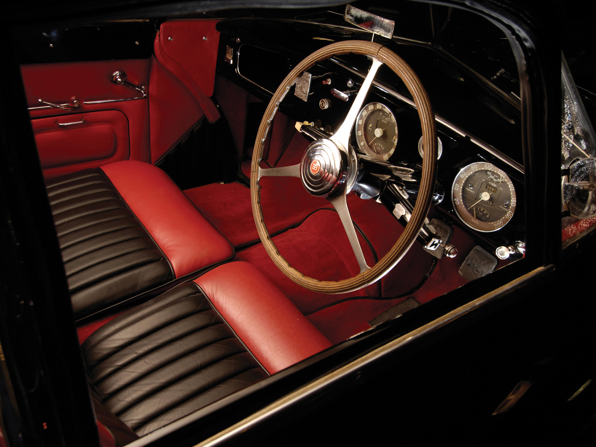 Завантажити шпалери Bugatti Type 101 на телефон безкоштовно