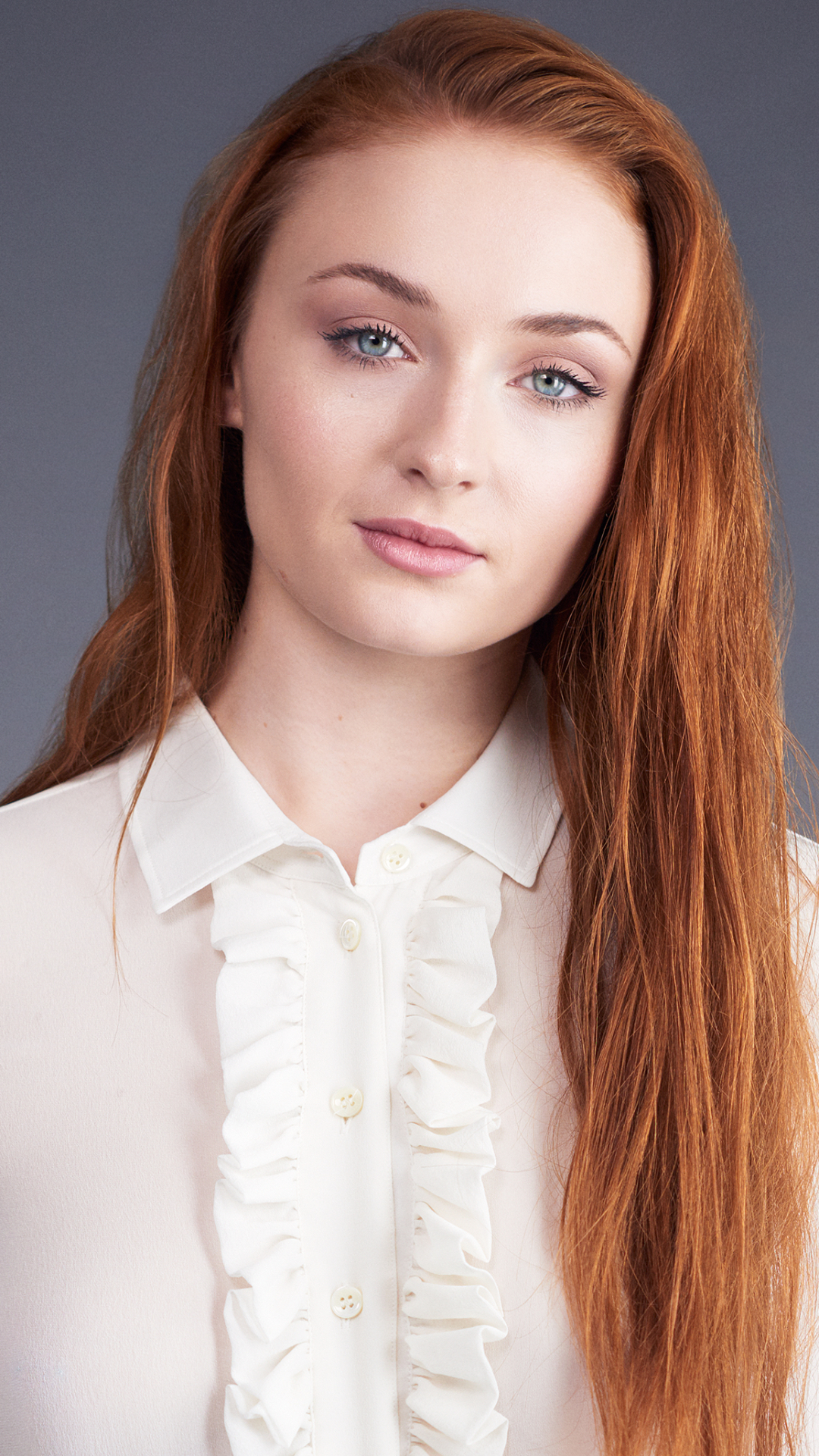 Download mobile wallpaper Redhead, English, Blue Eyes, Celebrity, Long Hair, Actress, Sophie Turner for free.