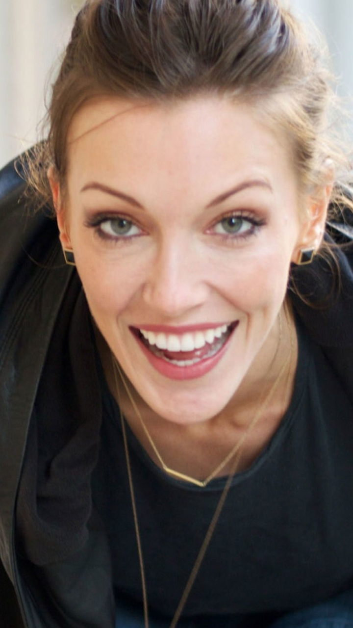 Téléchargez des papiers peints mobile Célébrités, Katie Cassidy gratuitement.