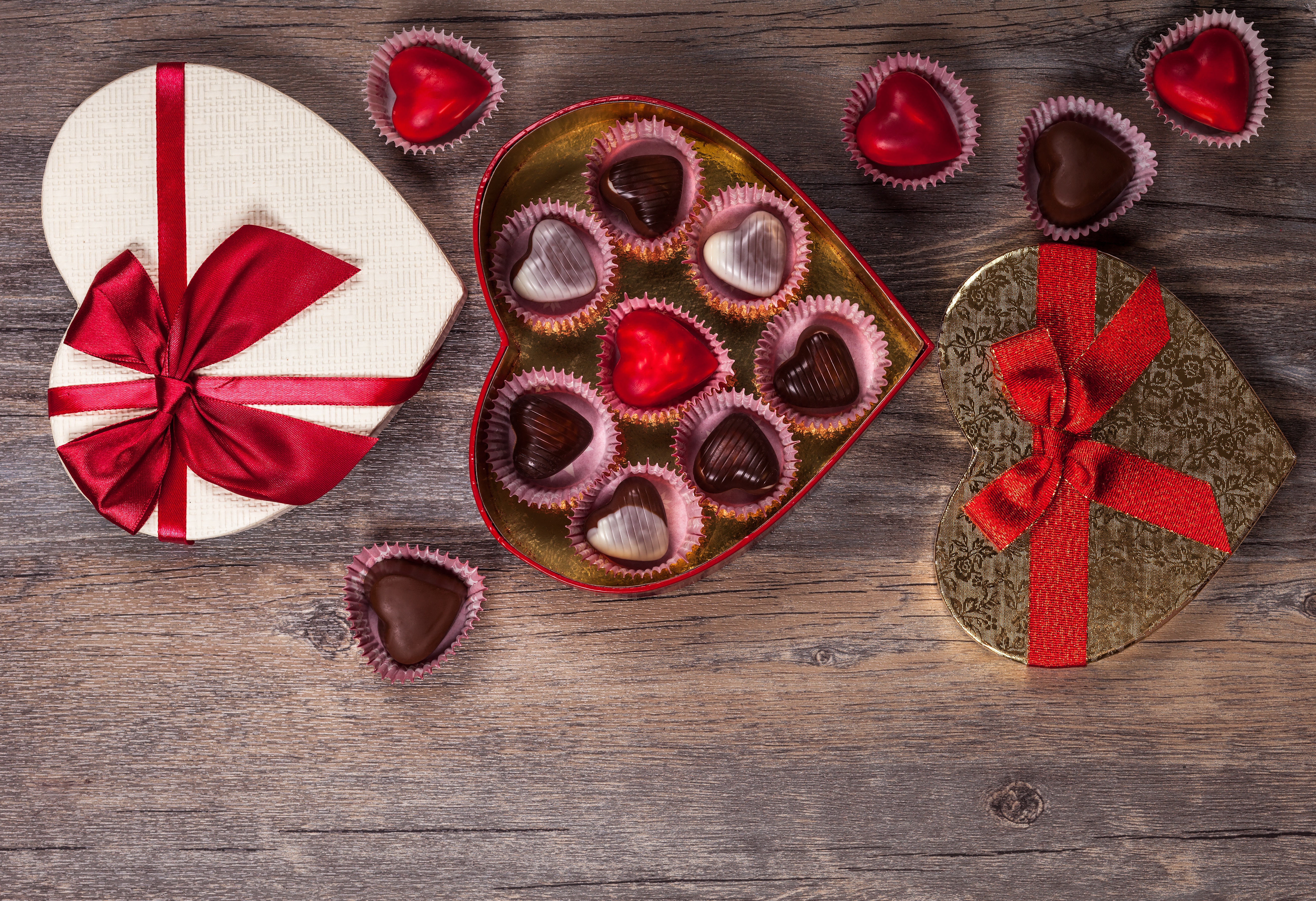 Download mobile wallpaper Valentine's Day, Chocolate, Love, Holiday, Gift, Heart Shaped for free.