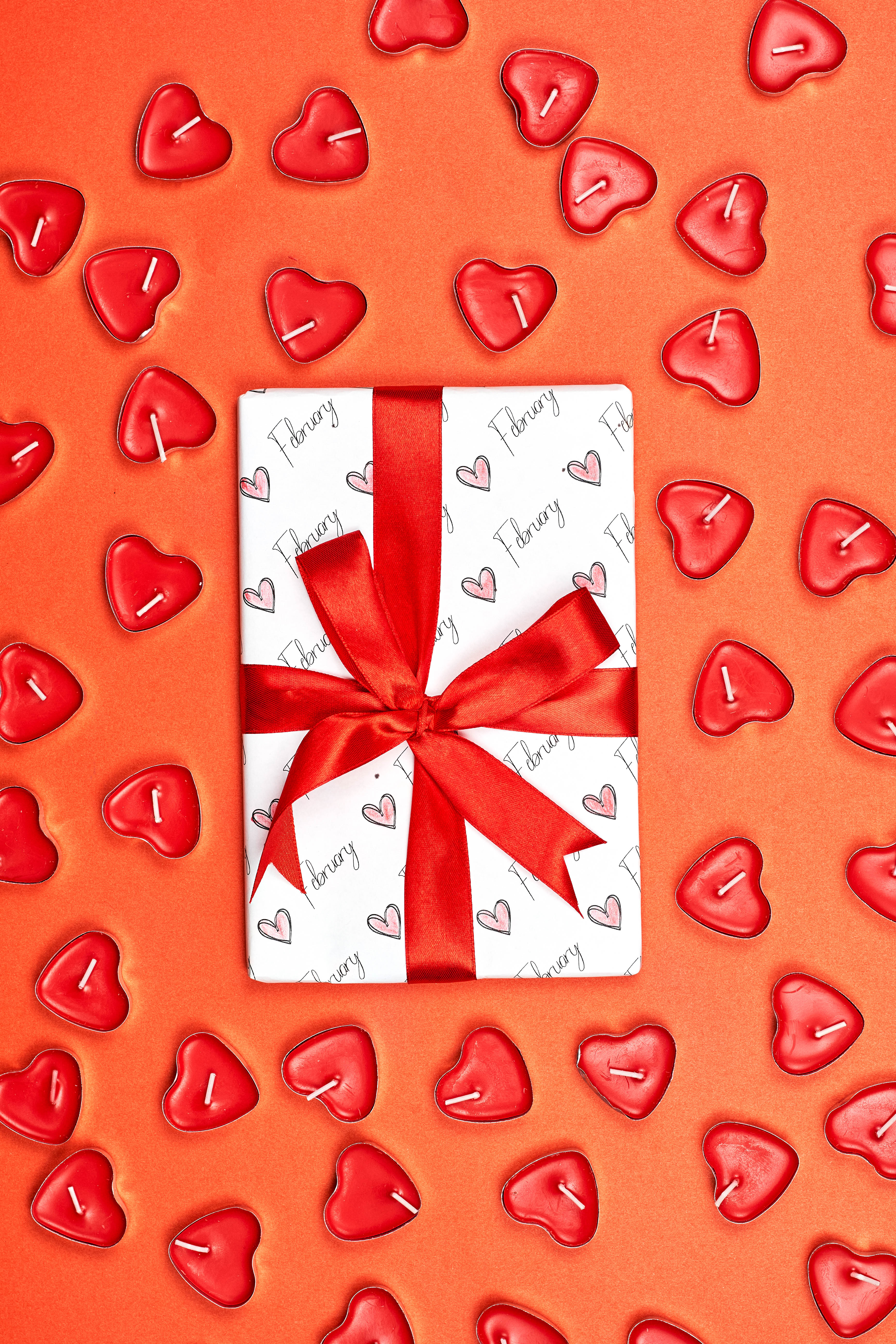 Téléchargez gratuitement l'image Cadeau, Cœurs, Bougies, Amour sur le bureau de votre PC