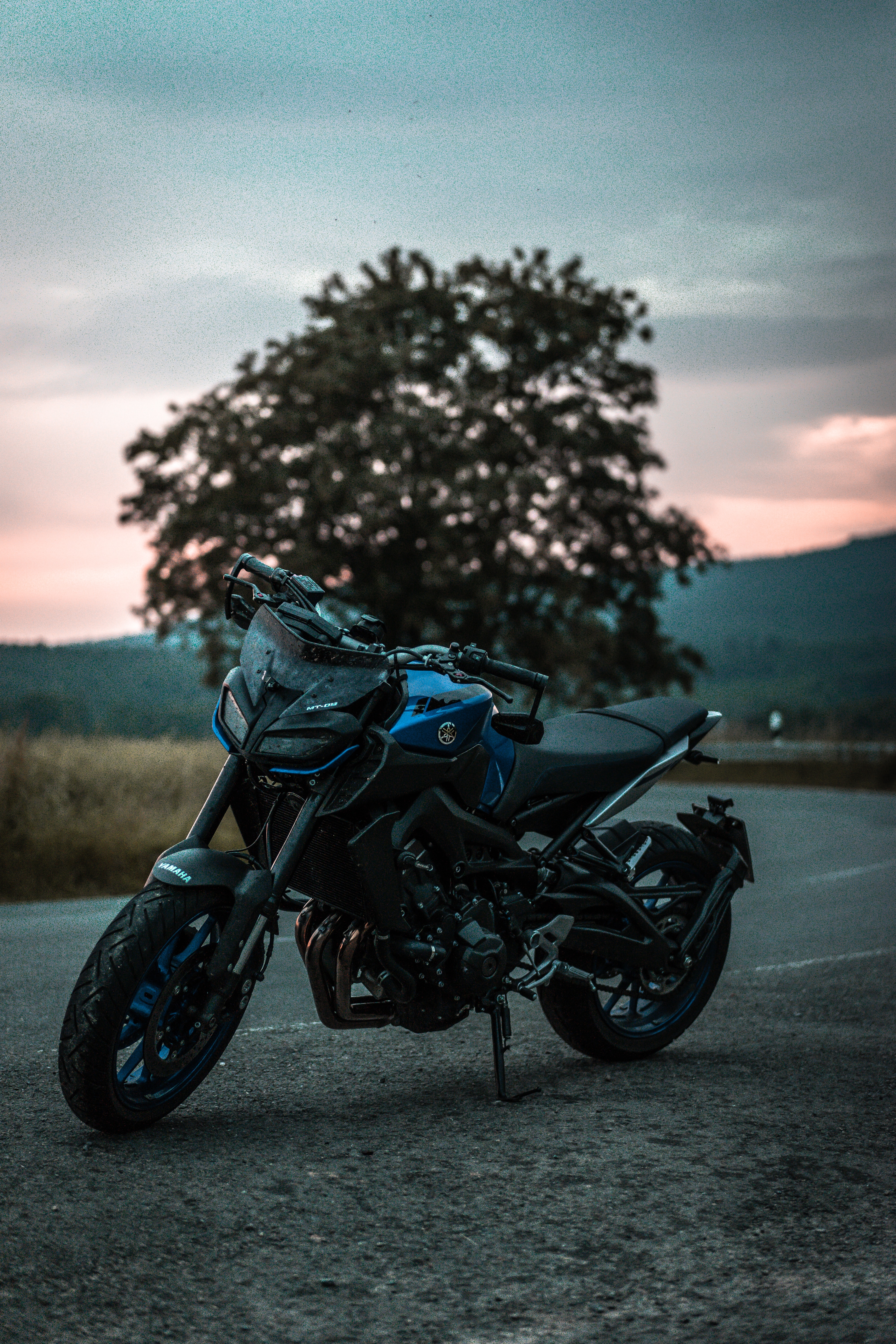 141357 Bild herunterladen sport, motorräder, schwarz, blau, das schwarze, seitenansicht, motorrad, fahrrad - Hintergrundbilder und Bildschirmschoner kostenlos