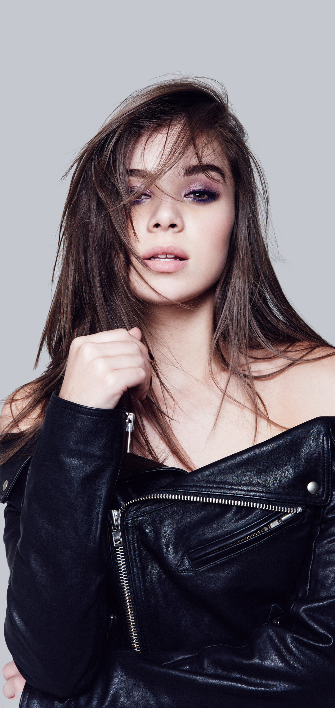 Download mobile wallpaper Singer, Brunette, American, Celebrity, Actress, Hailee Steinfeld for free.