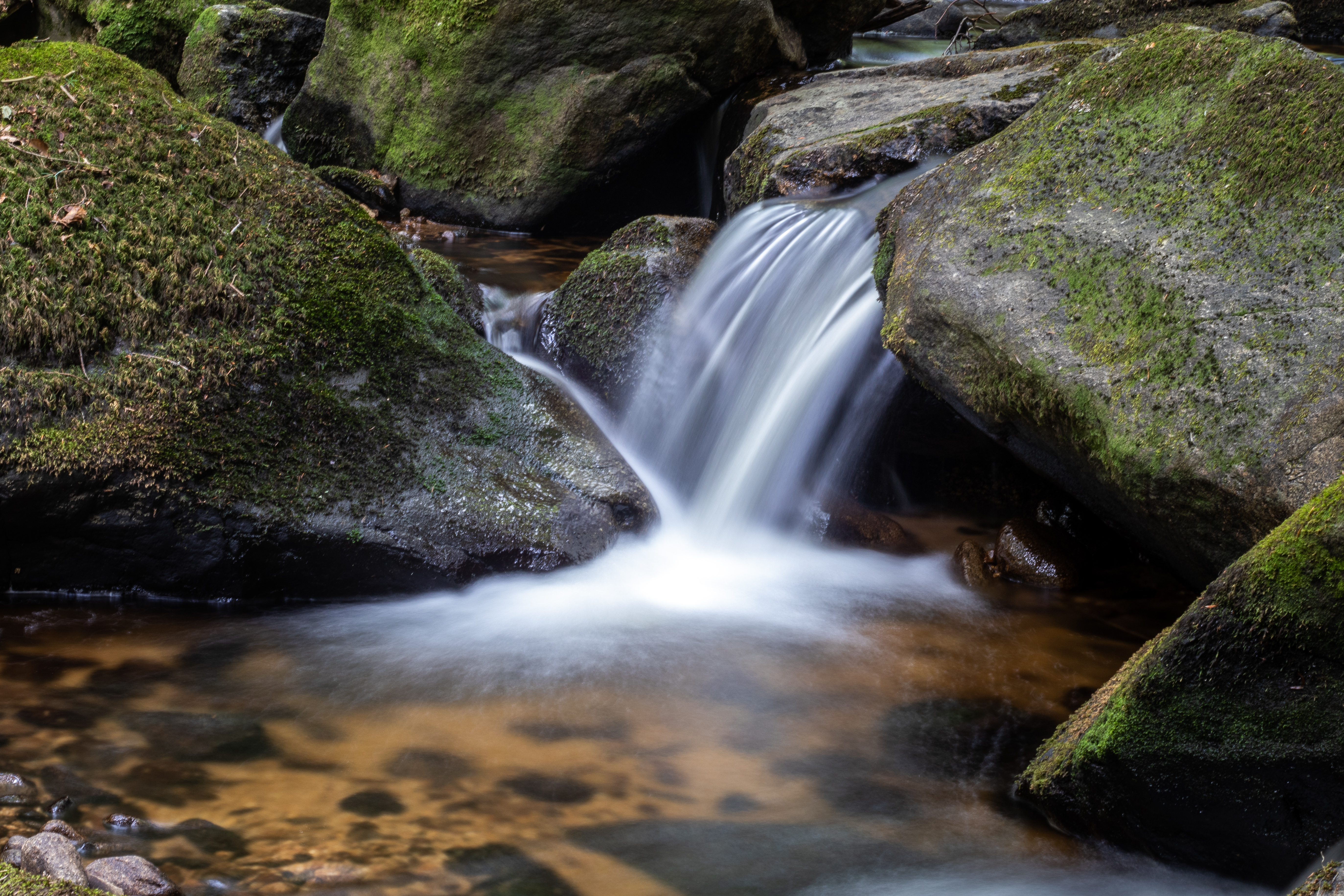 Free download wallpaper Nature, Water, Waterfall, Flow, Moss, Stones on your PC desktop