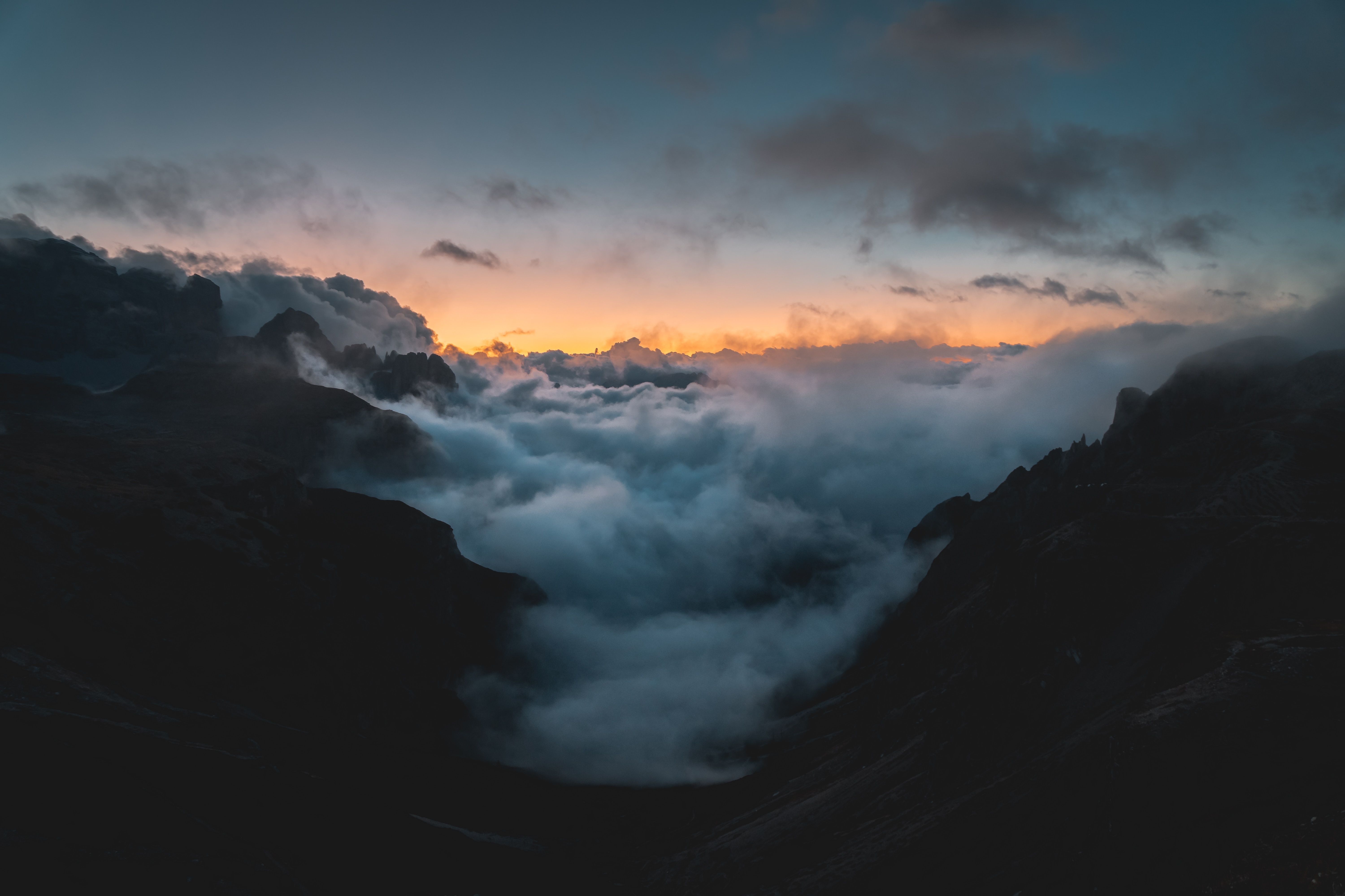 Laden Sie das Clouds, Höhe, Natur, Raucher, Sky, Mountains-Bild kostenlos auf Ihren PC-Desktop herunter