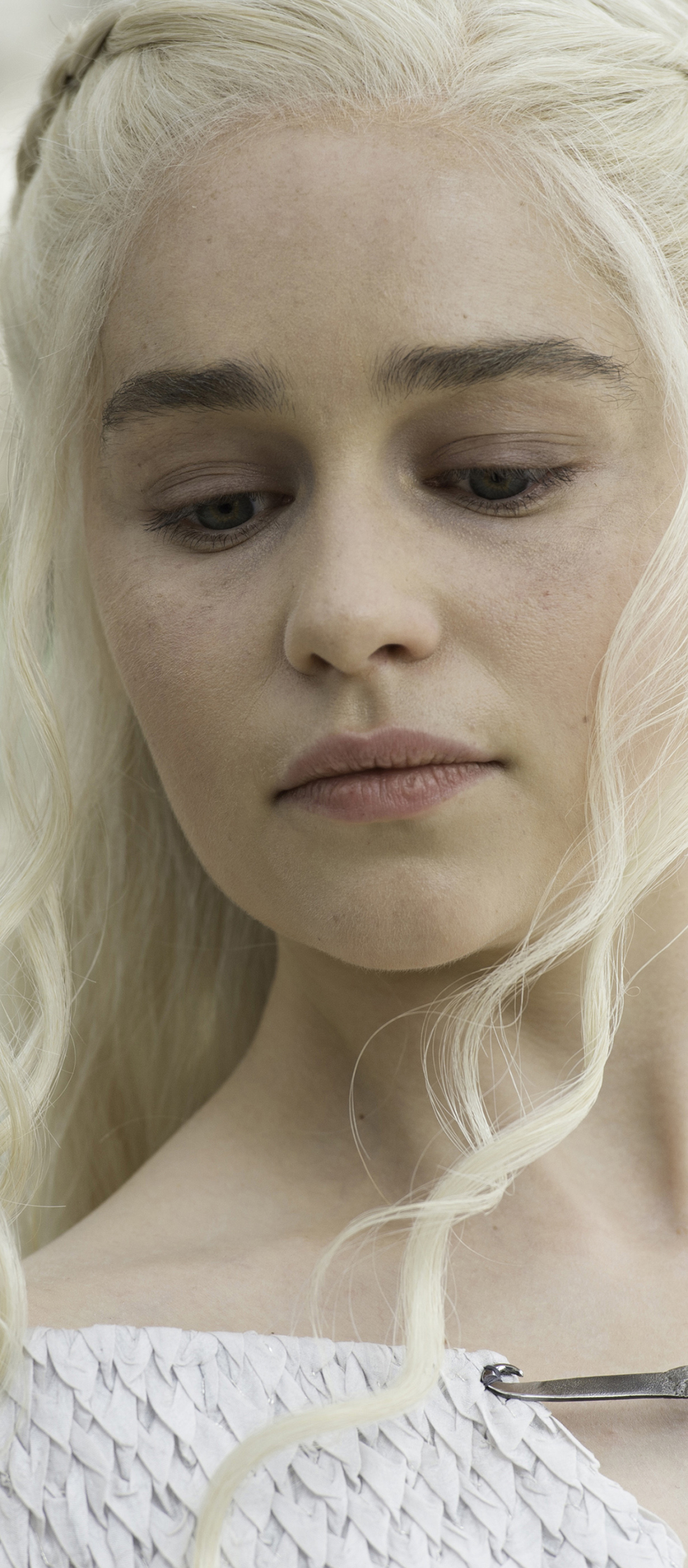 Download mobile wallpaper Game Of Thrones, Face, British, Tv Show, Actress, Daenerys Targaryen, Emilia Clarke for free.