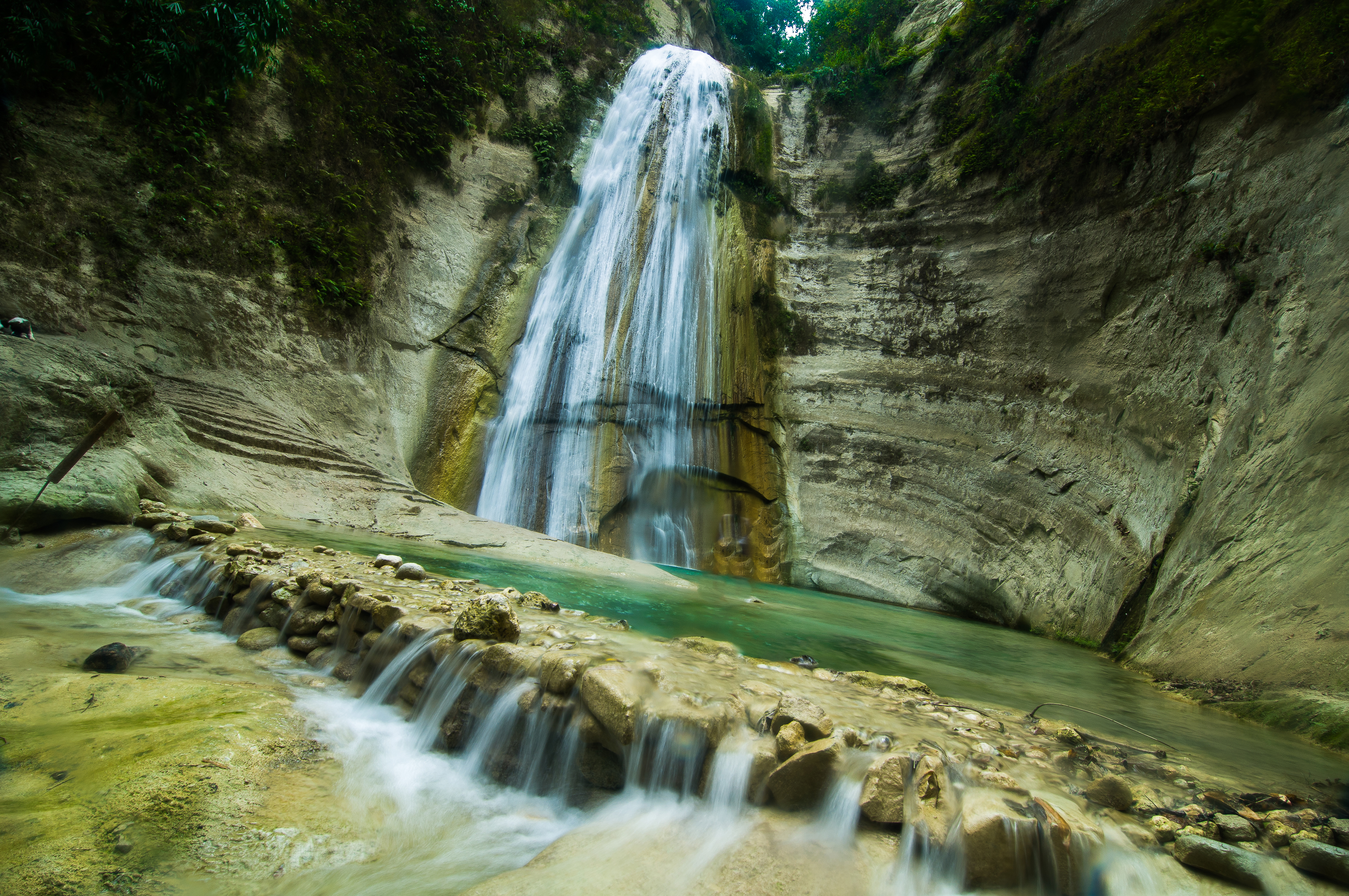 Скачати мобільні шпалери Природа, Водоспади, Скеля, Водоспад, Земля безкоштовно.