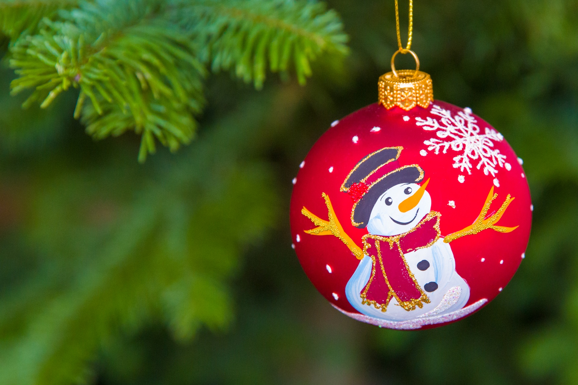 Download mobile wallpaper Snowman, Christmas, Holiday, Christmas Ornaments, Bauble, Depth Of Field for free.