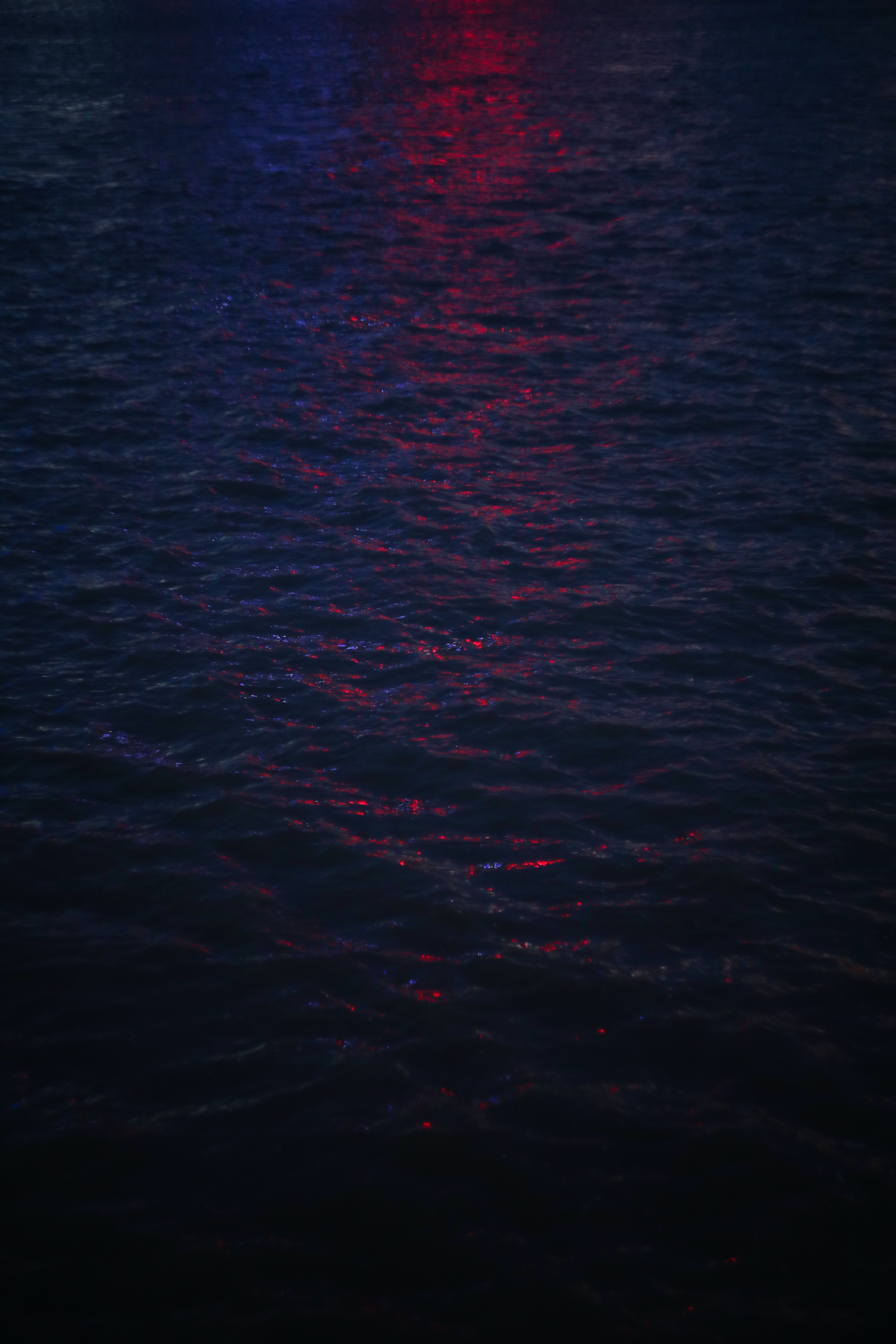 Download mobile wallpaper Reflection, Glare, Waves, Water, Dark for free.