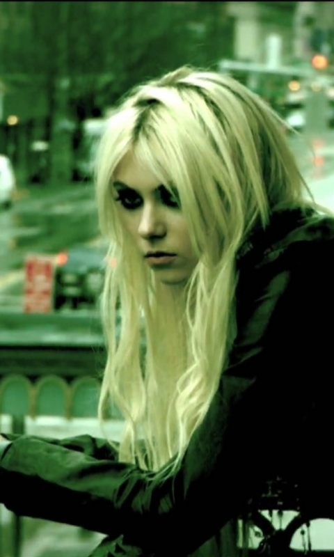 Download mobile wallpaper Music, Taylor Momsen for free.