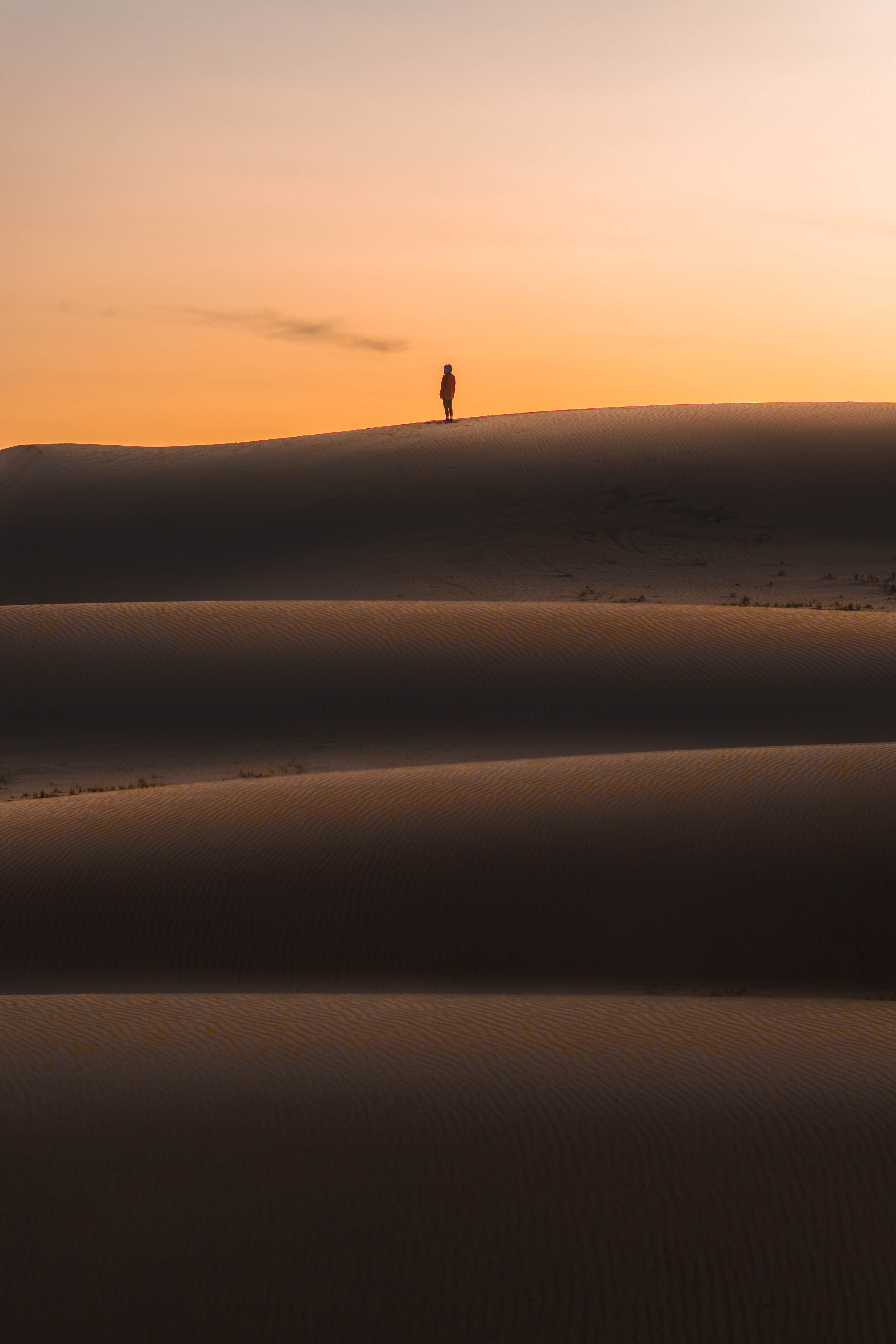 Free download wallpaper Nature, Hills, Sunset, Desert, Silhouette, Sand on your PC desktop