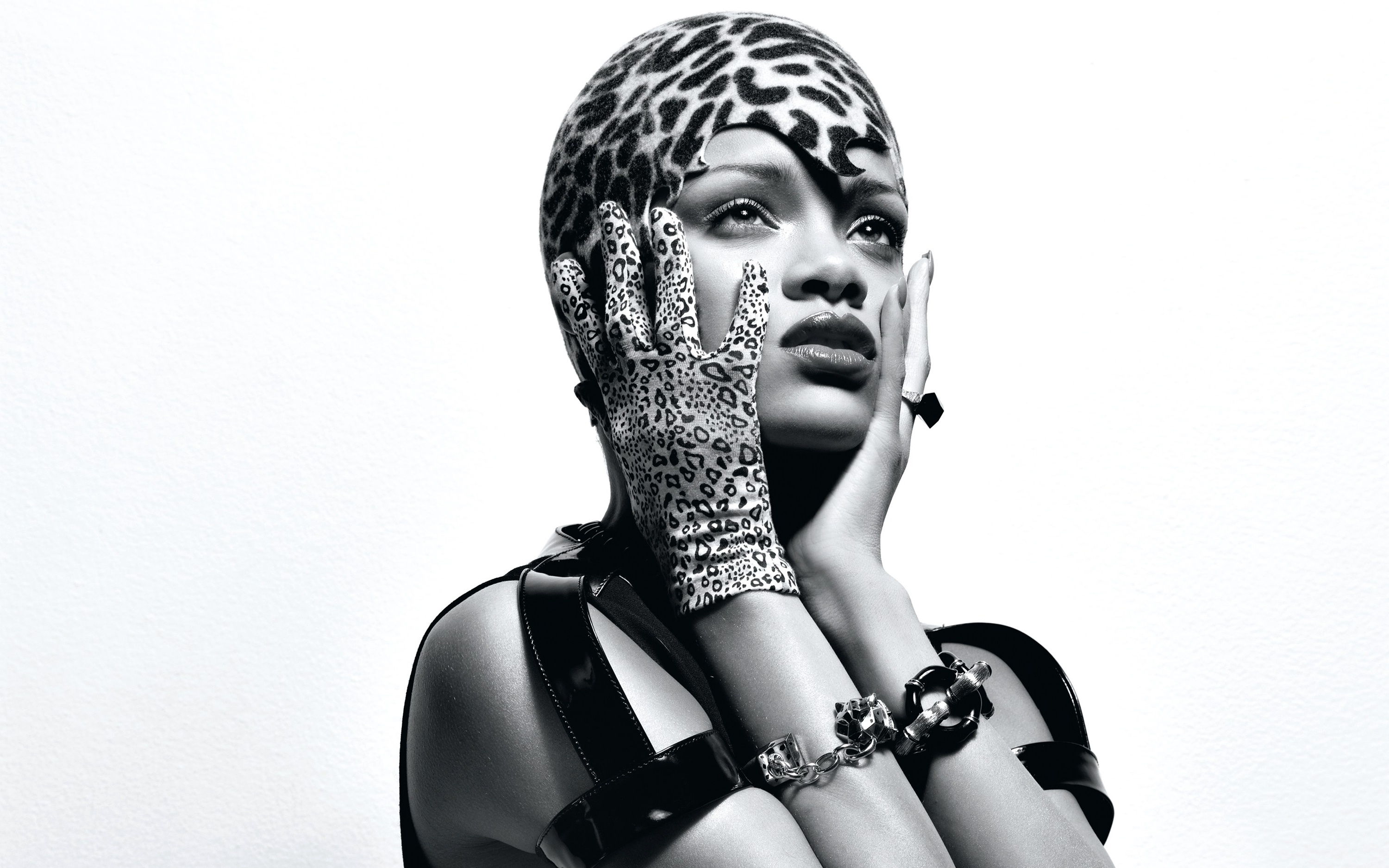 Download mobile wallpaper Music, Rihanna, Monochrome, Singer, Black & White, Lipstick, Barbadian for free.