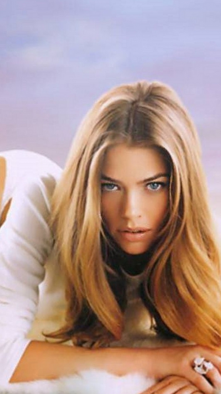 Téléchargez des papiers peints mobile Célébrités, Denise Richards gratuitement.