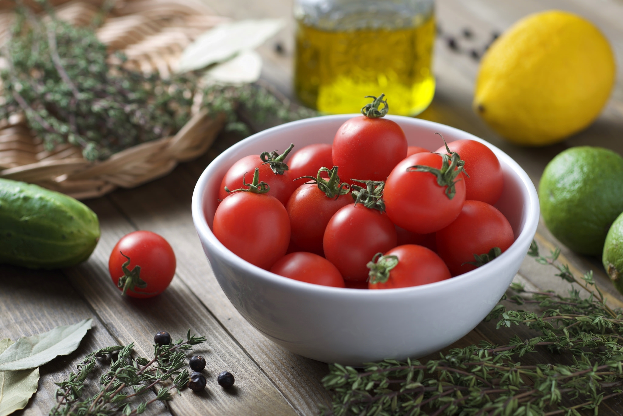 Free download wallpaper Fruits, Food, Still Life, Tomato on your PC desktop