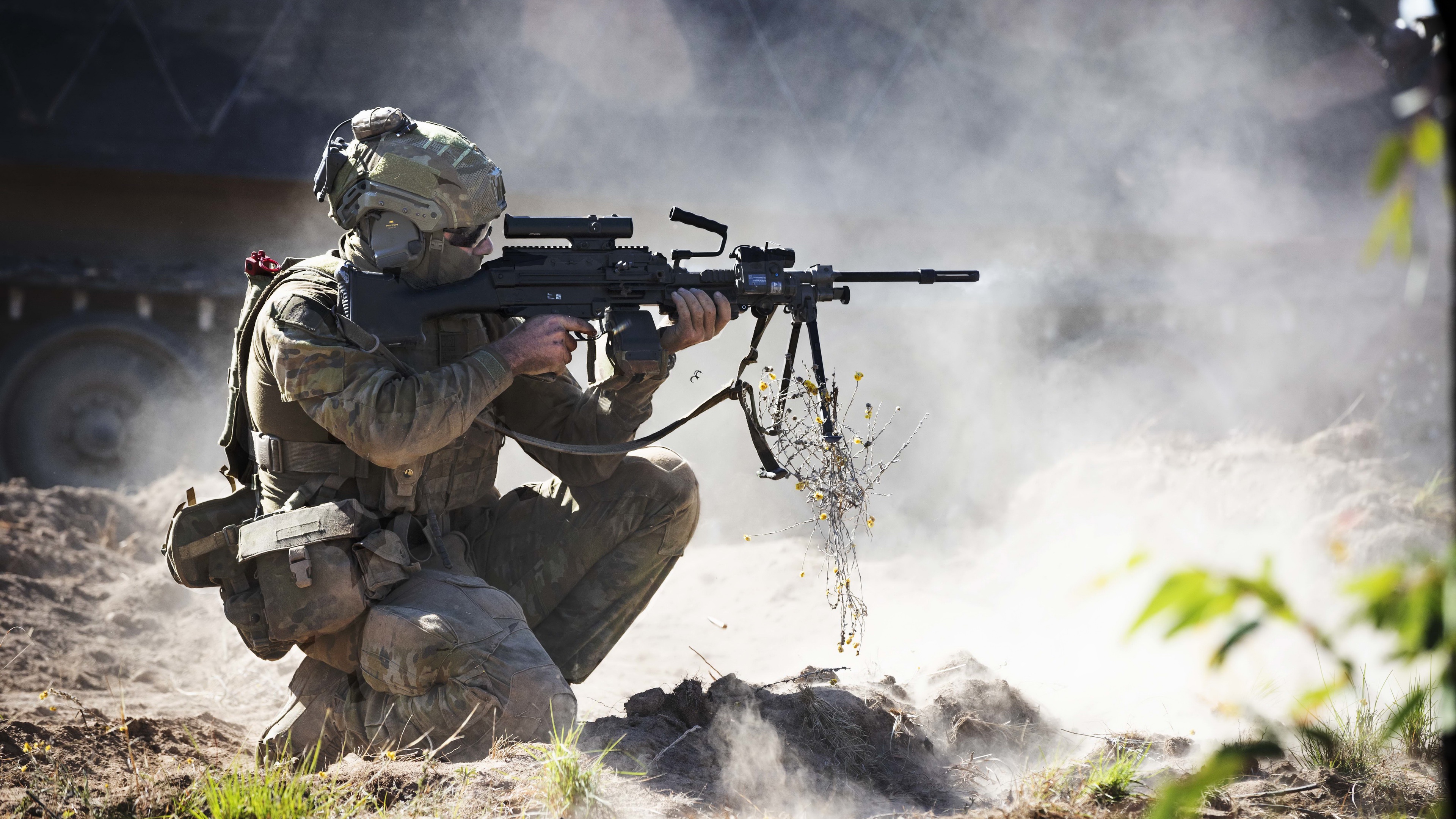 Free download wallpaper Weapon, Military, Soldier on your PC desktop
