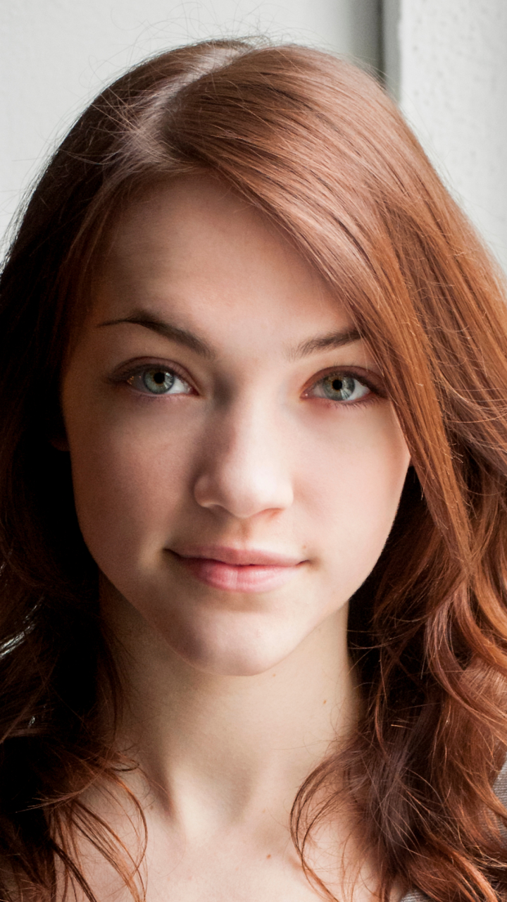 Download mobile wallpaper Redhead, Face, Blue Eyes, American, Celebrity, Actress, Violett Beane for free.