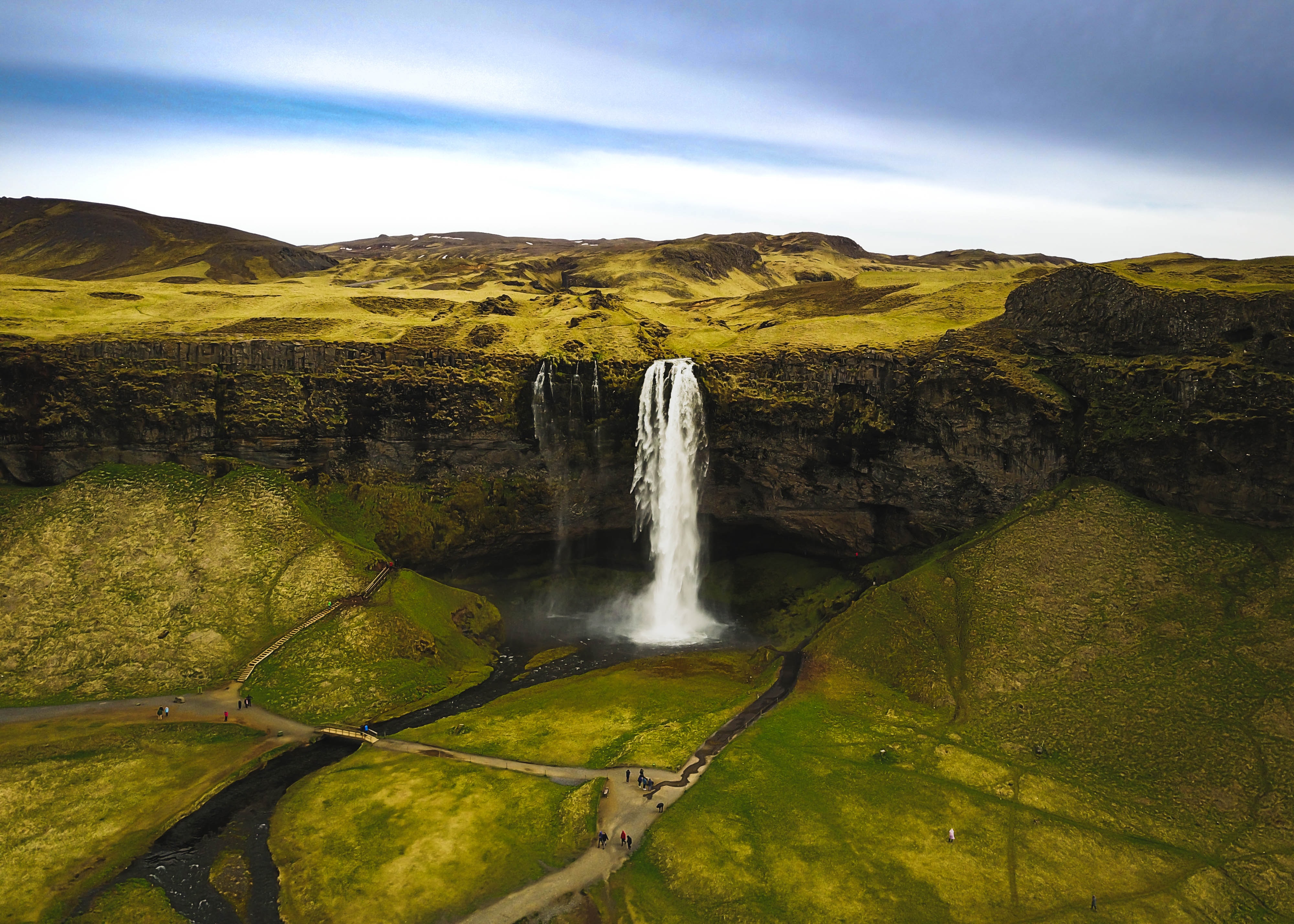 Download mobile wallpaper Waterfalls, Waterfall, Earth, Seljalandsfoss for free.