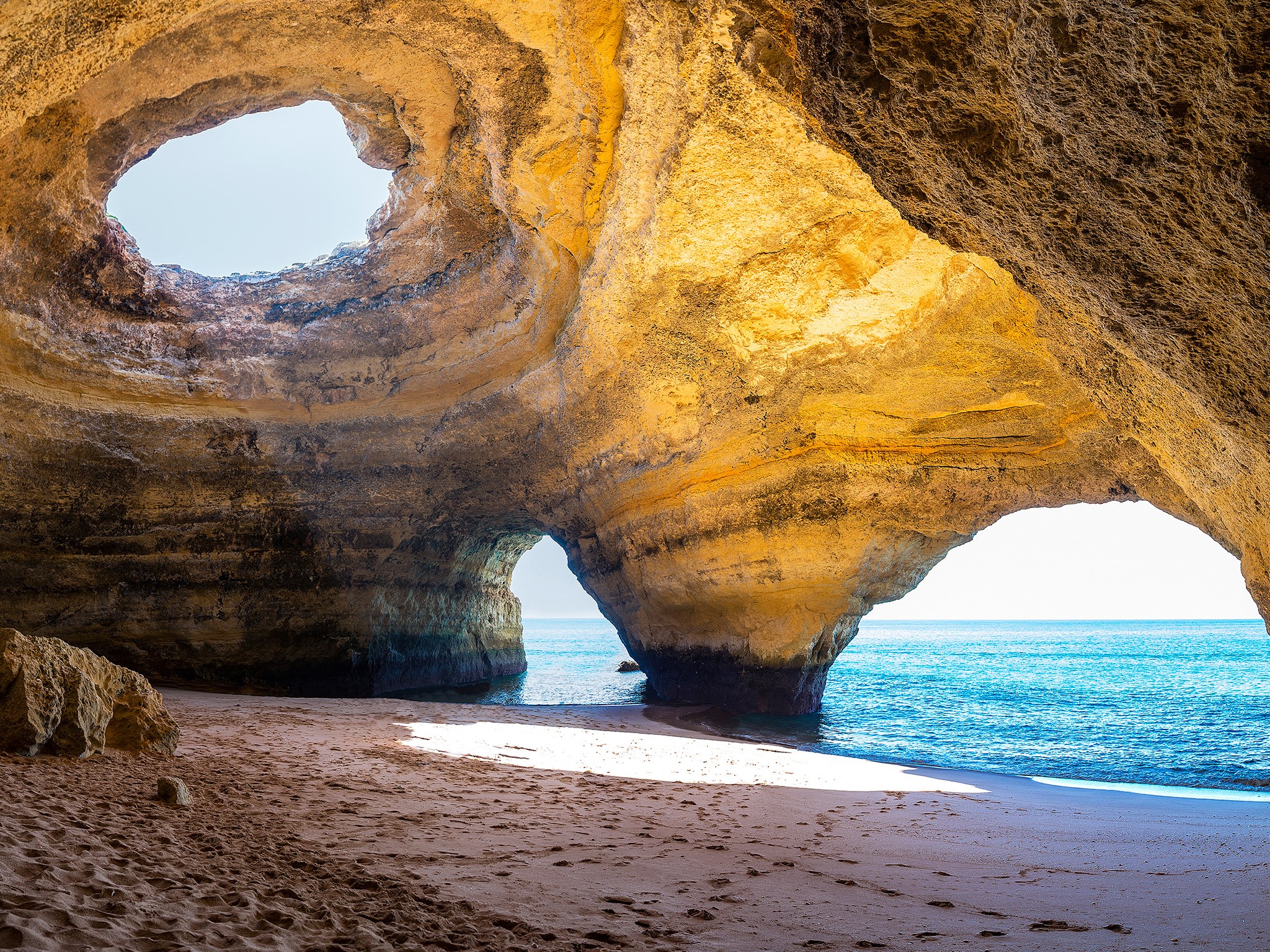 Скачать картинку Пещеры, Пещера, Португалия, Земля/природа в телефон бесплатно.