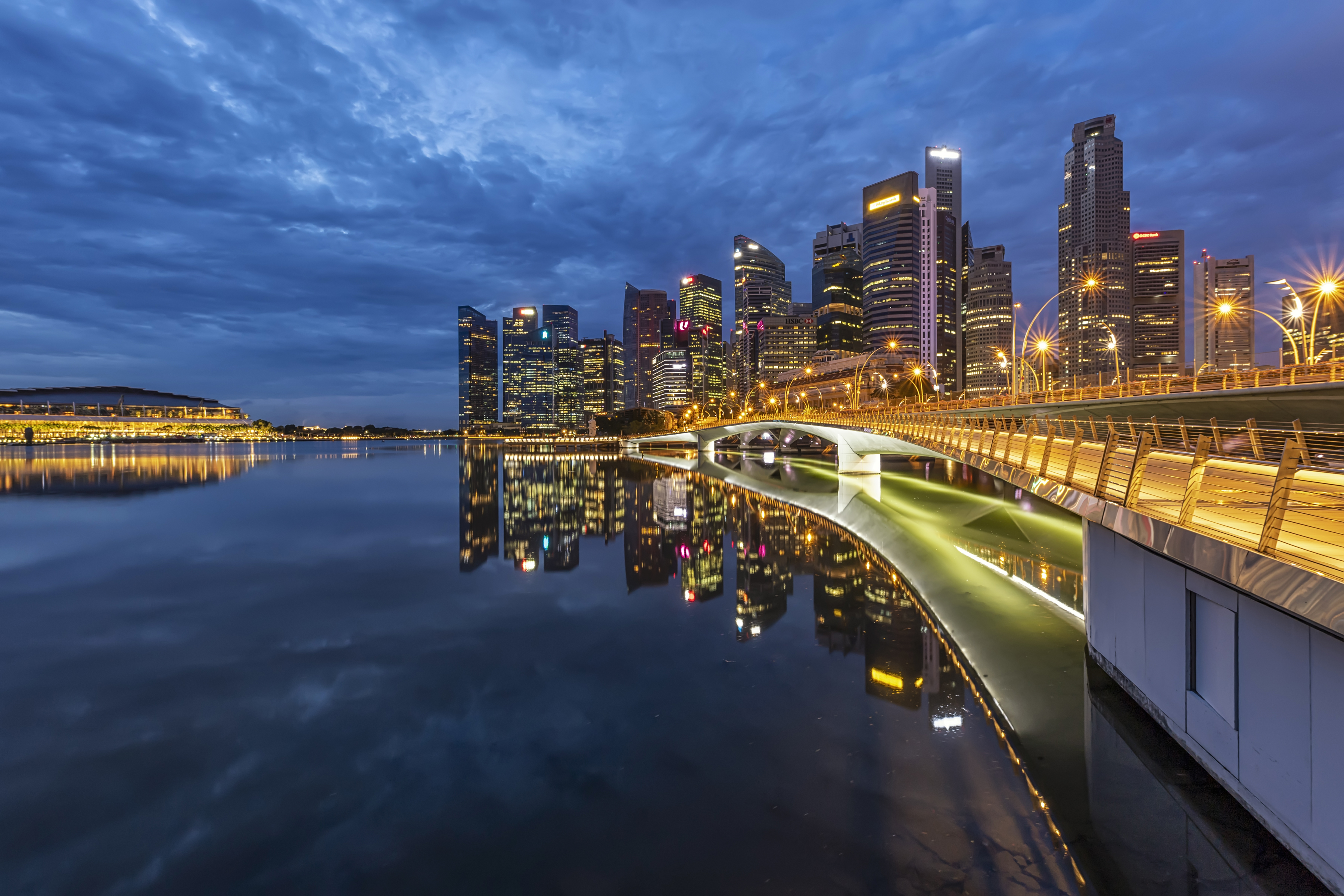 PCデスクトップに都市, 橋, 街, 超高層ビル, 建物, シンガポール, 夜, マンメイド画像を無料でダウンロード