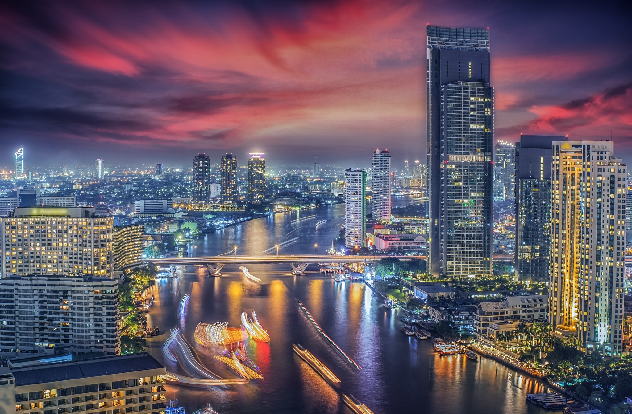 Скачать обои бесплатно Города, Река, Ночь, Город, Здание, Городской Пейзаж, Таиланд, Бангкок, Небоскрёб, Сделано Человеком картинка на рабочий стол ПК