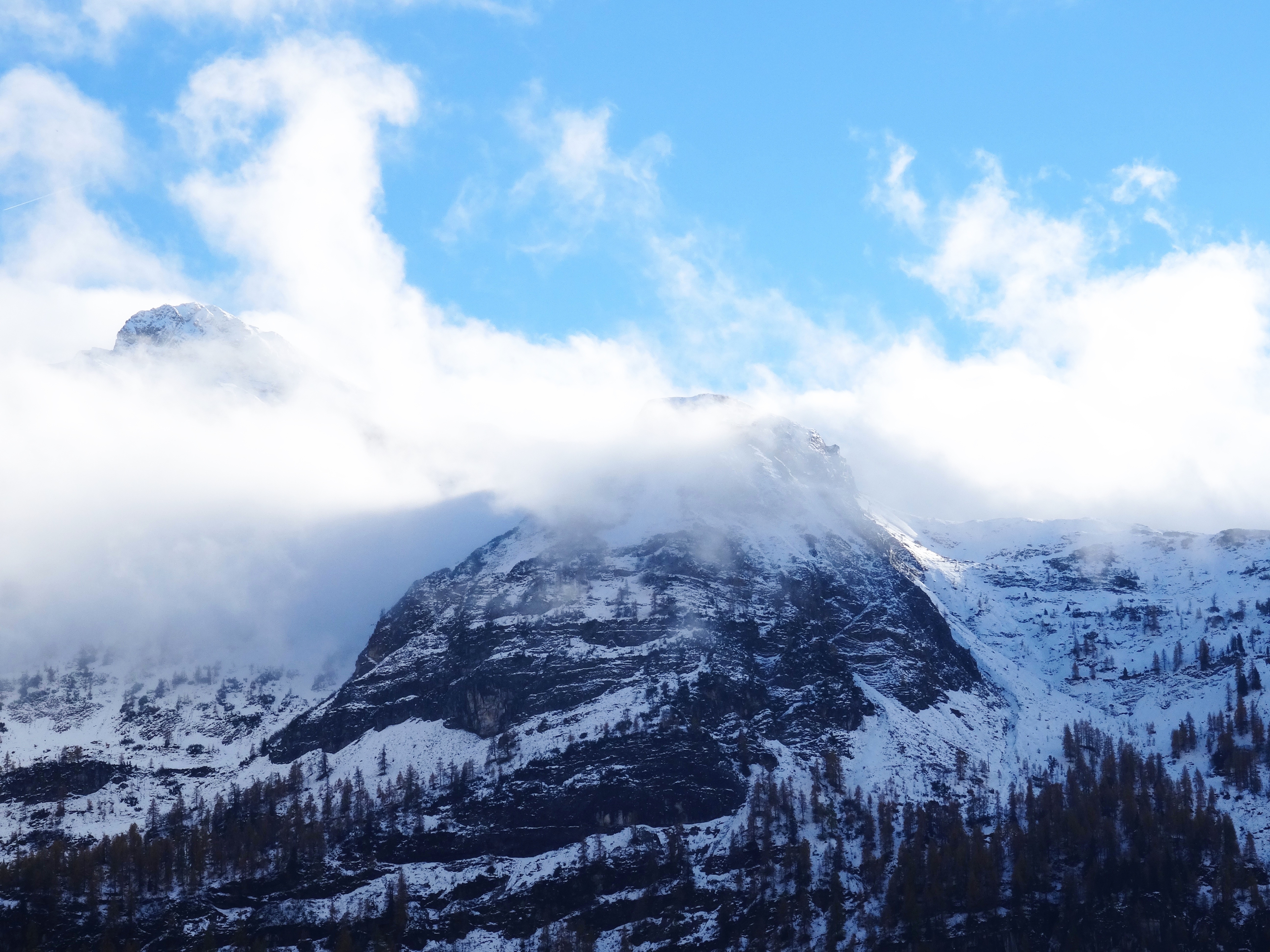 Téléchargez gratuitement l'image Hiver, Montagnes, Montagne, Falaise, Nuage, La Nature, Terre/nature, Neiger sur le bureau de votre PC