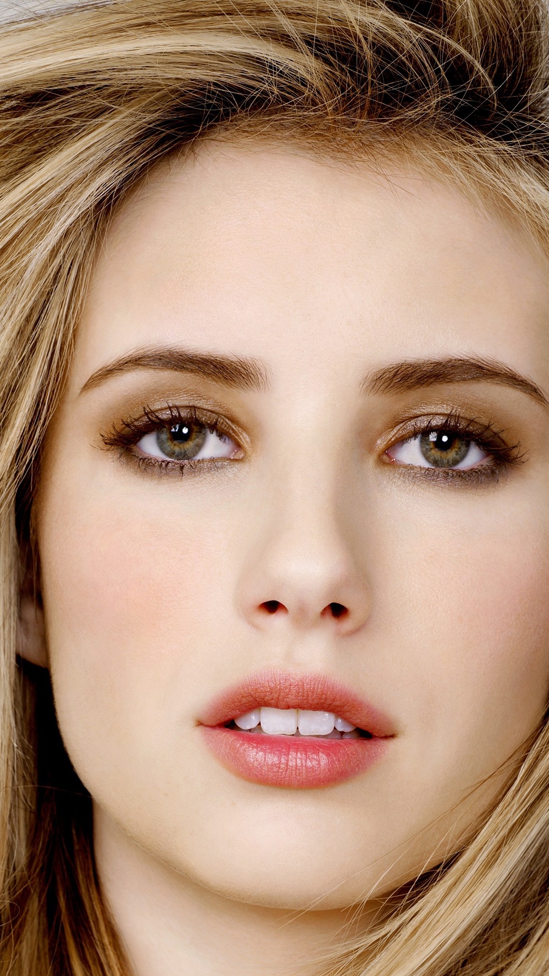 Download mobile wallpaper Celebrity, Emma Roberts for free.