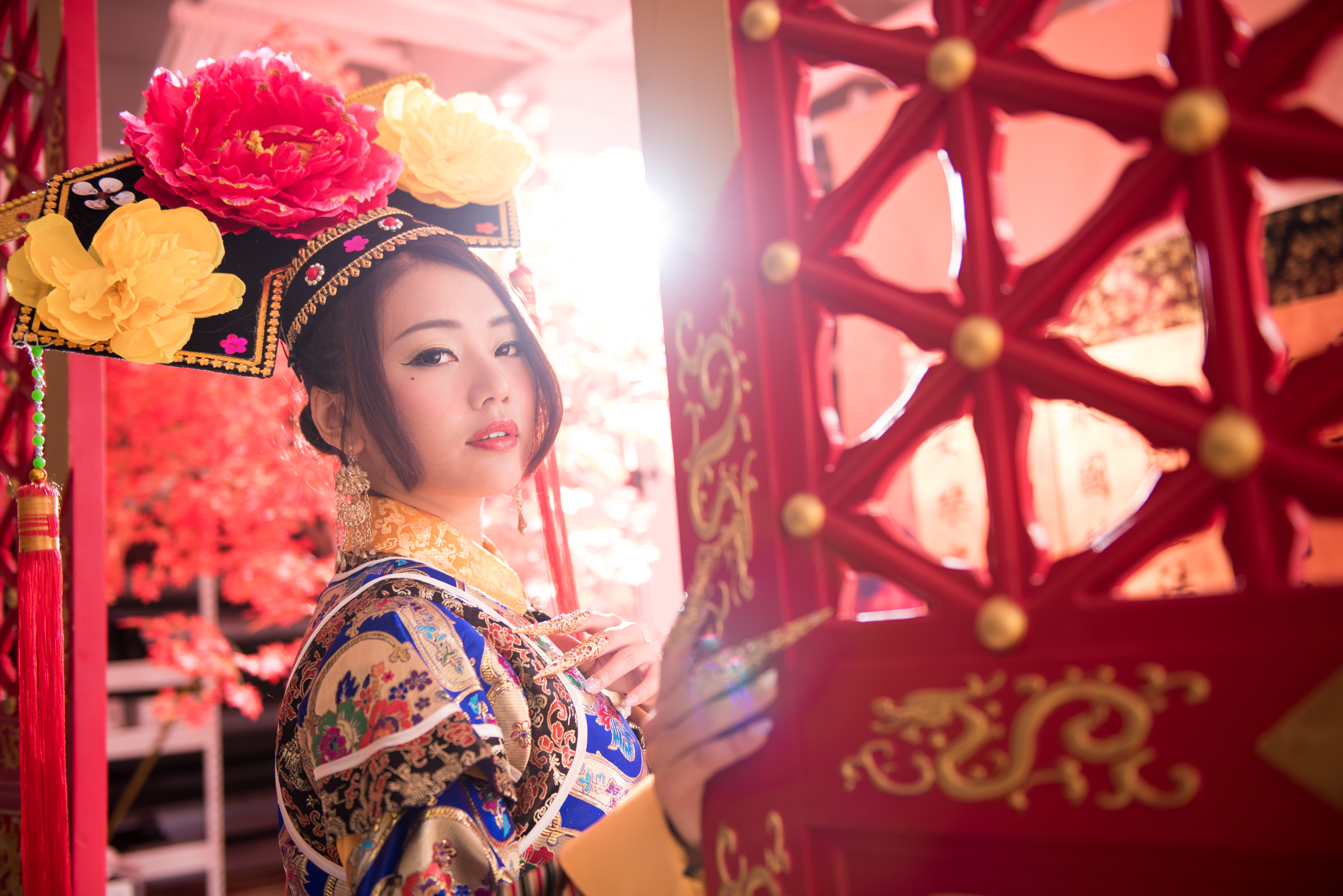 Скачать картинку Женщины, Китайский Язык, Тайваньский, Традиционный Костюм, Циан Фурен в телефон бесплатно.