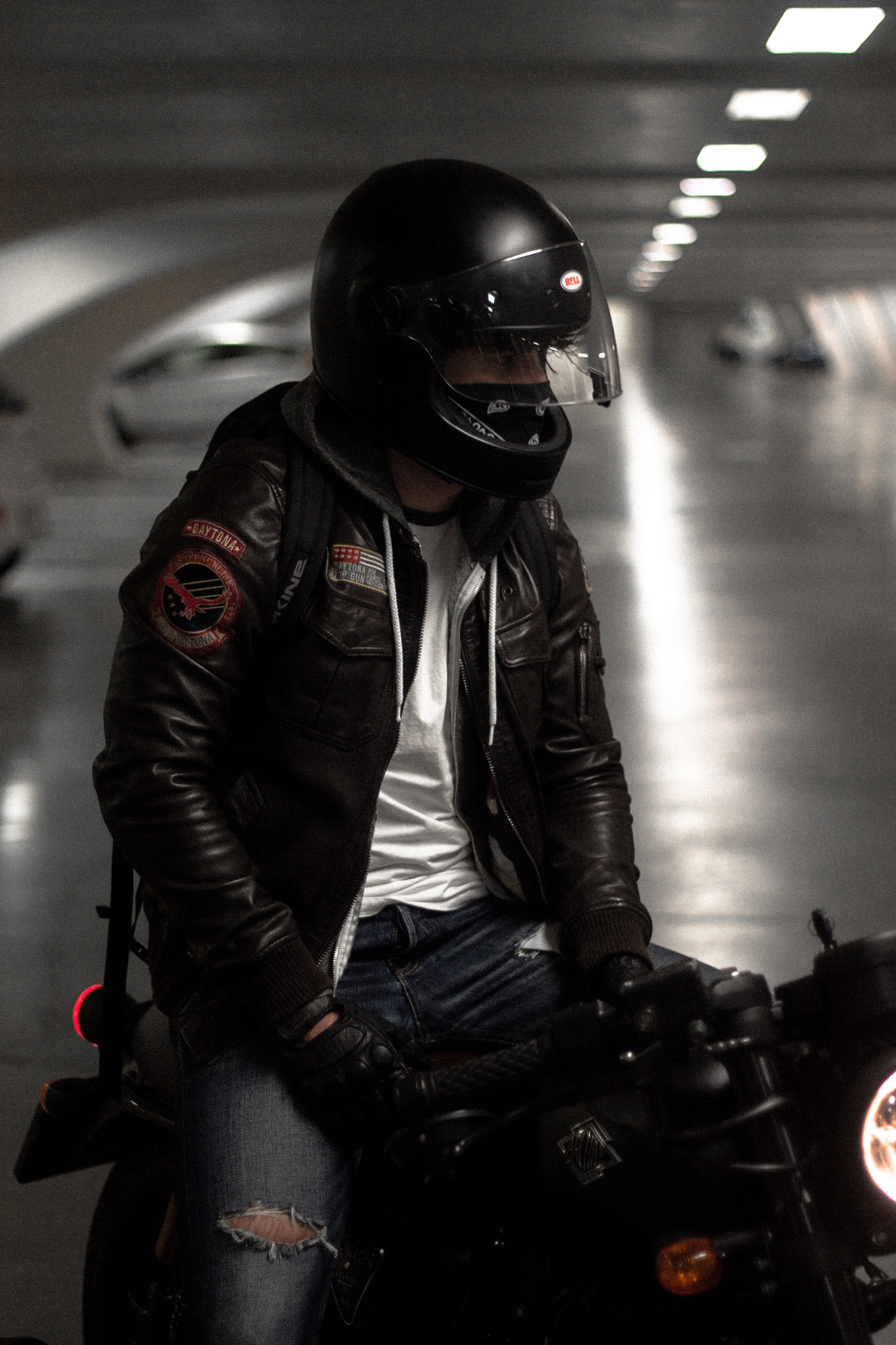 57599 télécharger l'image motocycliste, moto, casque, des gants, gants - fonds d'écran et économiseurs d'écran gratuits